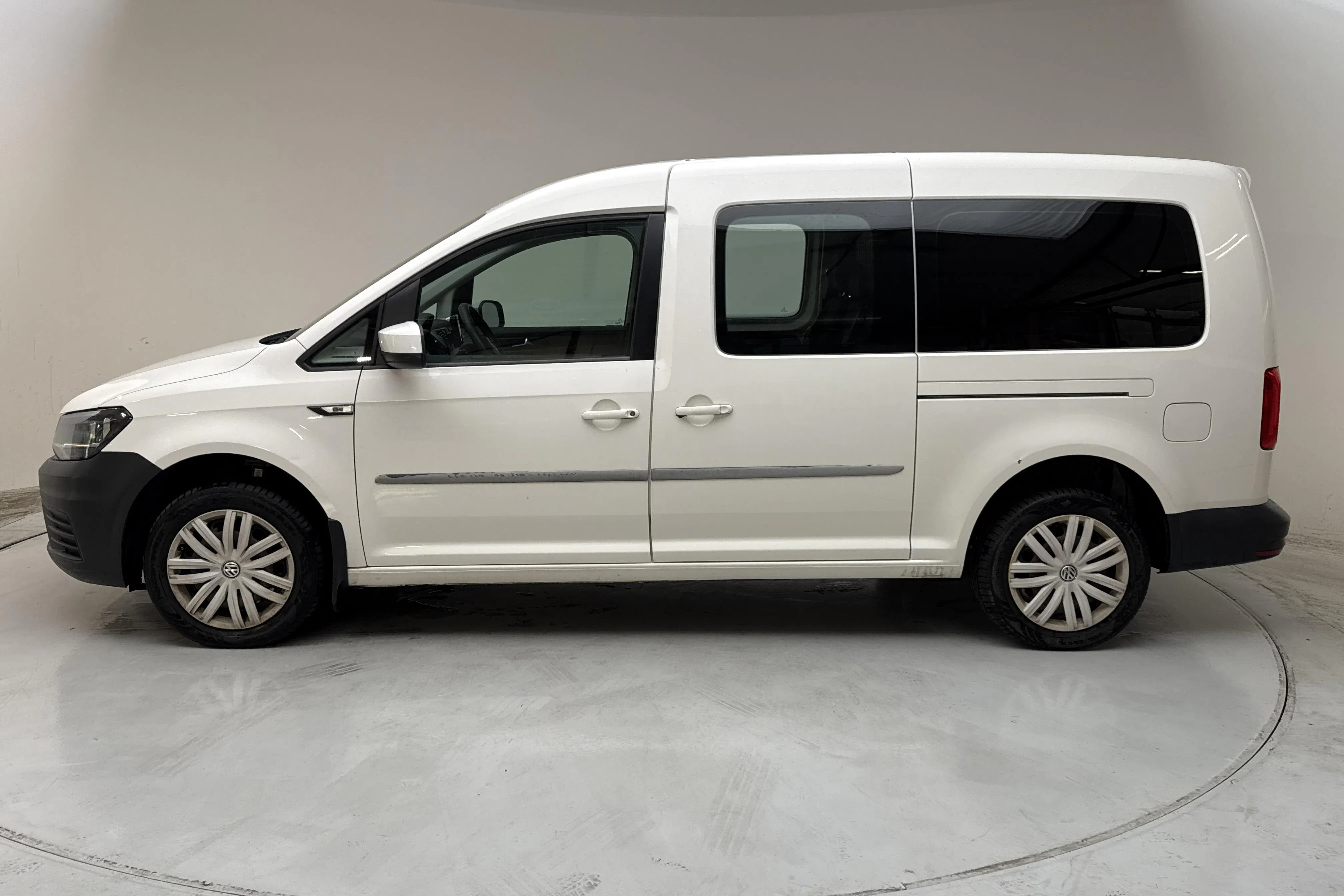 Presentation photo 2 of 12: VW Caddy Maxi Life 1.4 TGI (110hk) - 155 350 km - Automatic - white - 2019