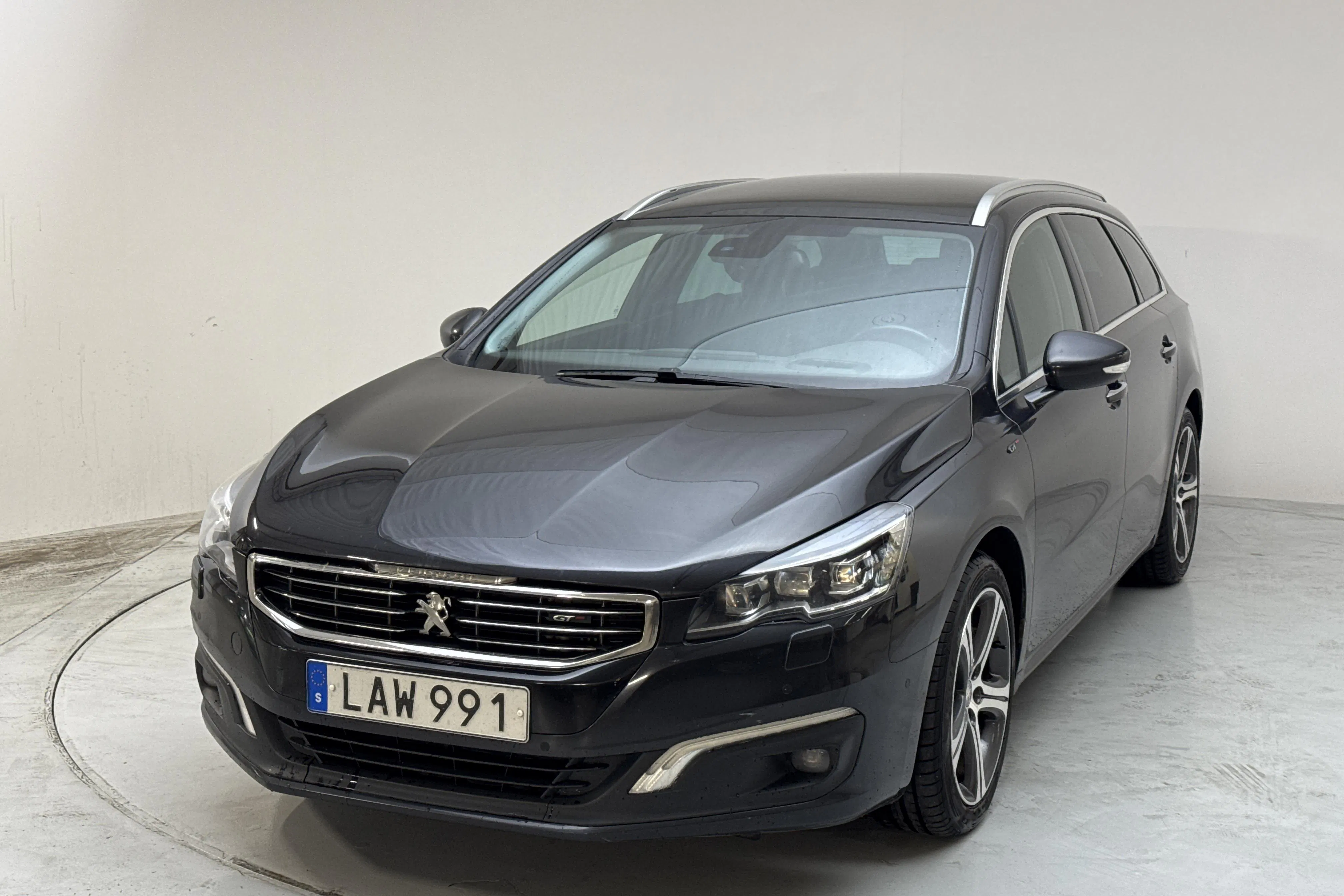 Presentationsfoto 1 av 15: Peugeot 508 SW 2.0 BlueHDi (180hk) - 19 988 mil - Automat - grå - 2016