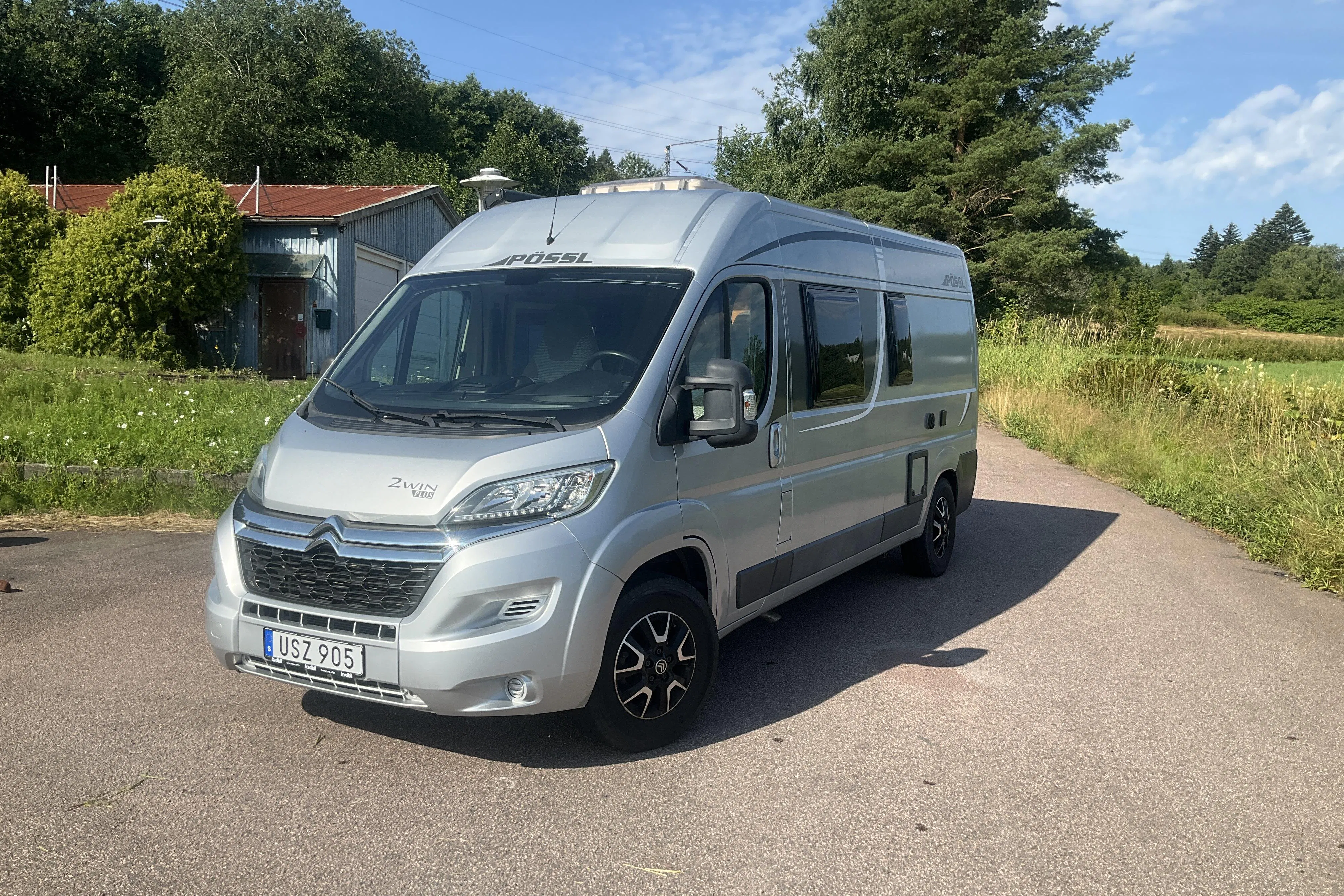 Presentationsfoto 1 av 30: CITROEN PÖSSL 2WIN PLUS Campingbil - 7 071 mil - Manuell - grå - 2017