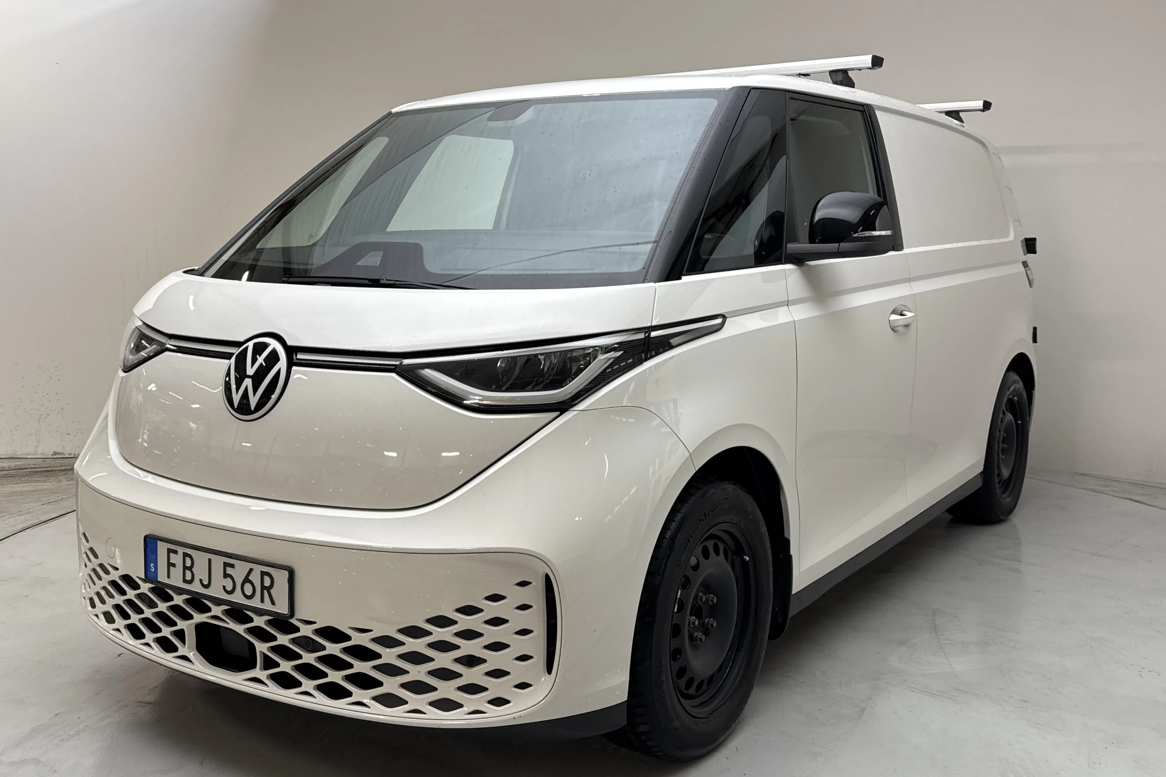 Presentation photo 1 of 14: VW ID. Buzz Cargo 77kWh (204hk) - 42 160 km - Automatic - white - 2023