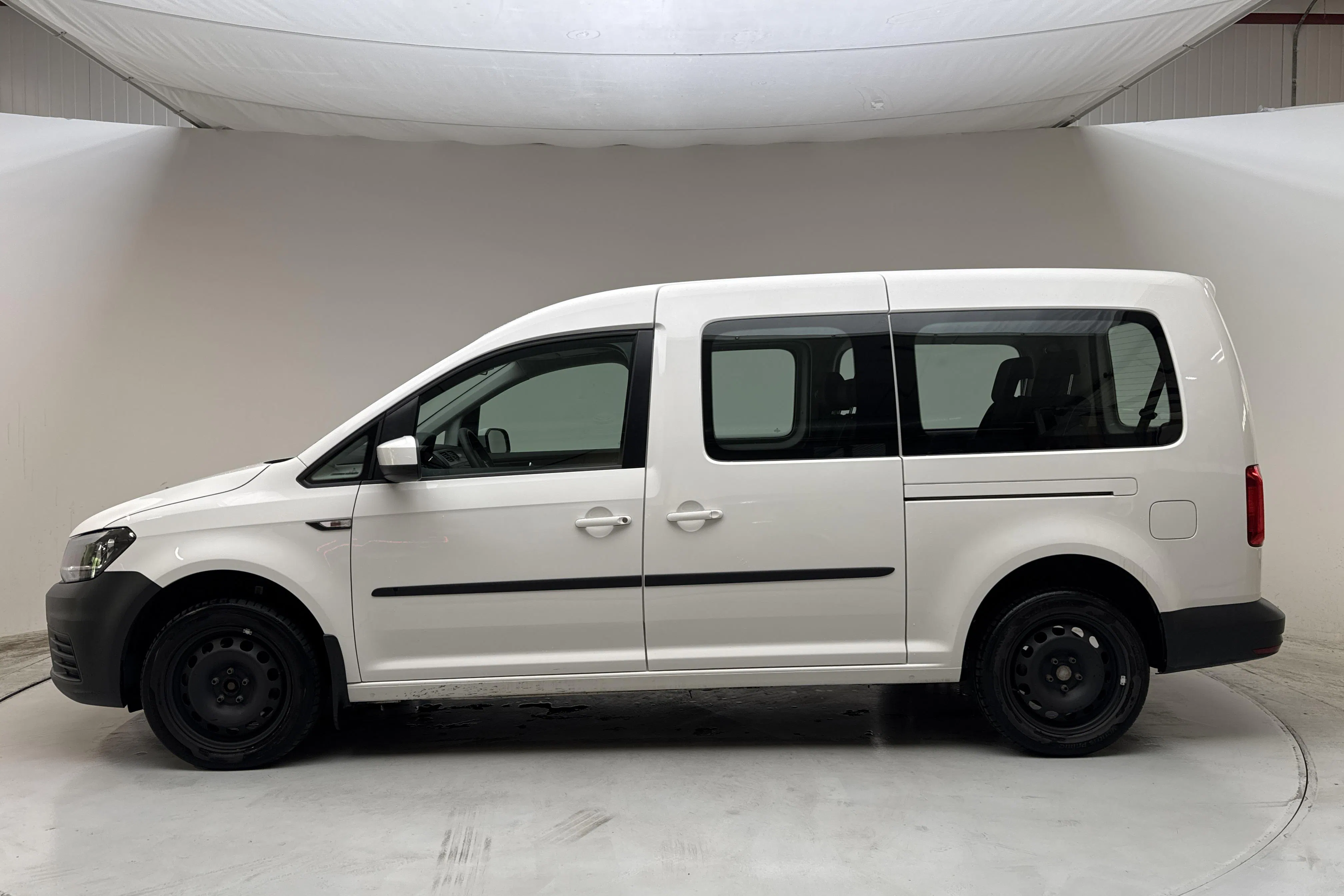 Presentationsfoto 2 av 14: VW Caddy Life 1.4 TSI (130hk) - 12 368 mil - Automat - vit - 2020
