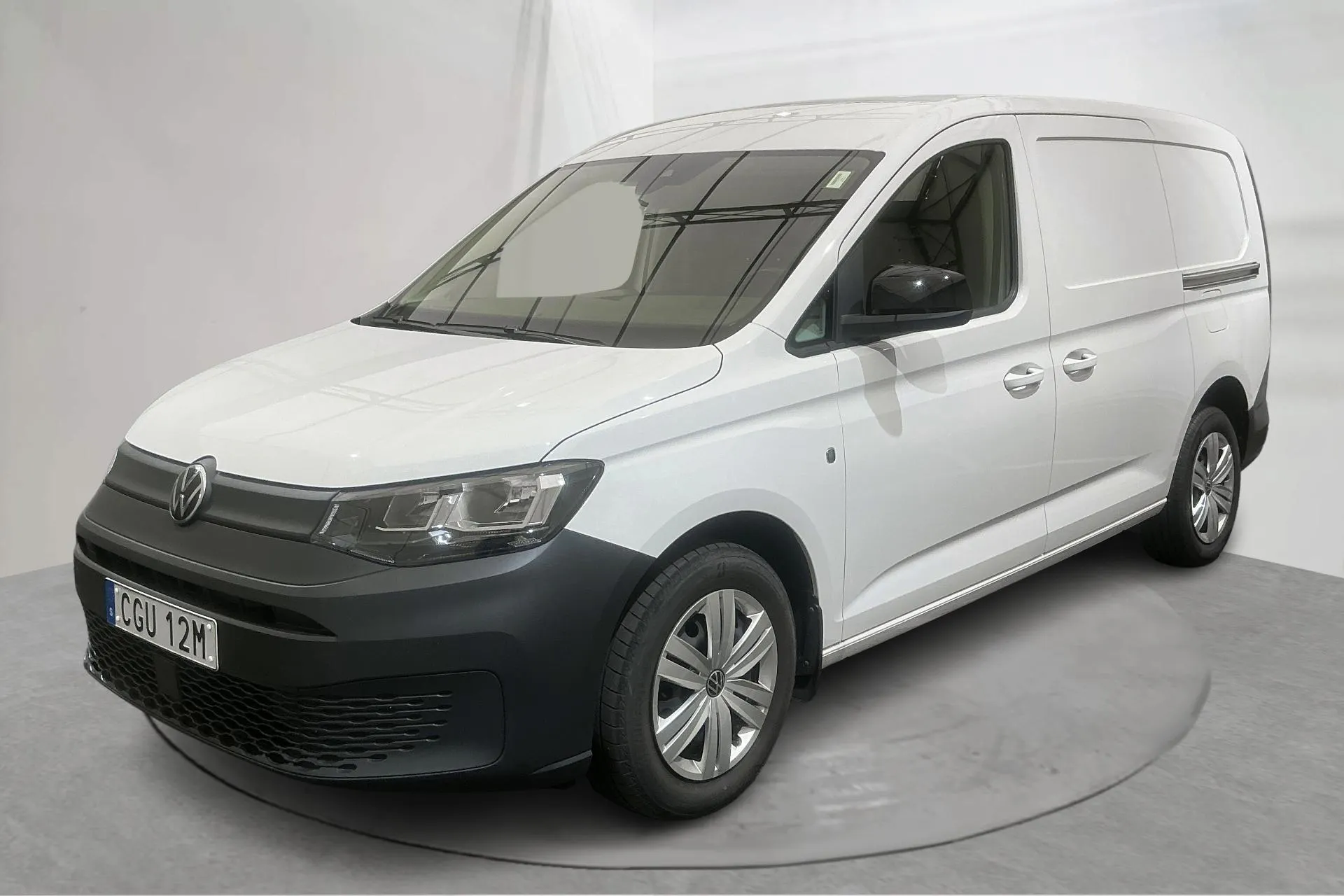 Presentationsfoto 1 av 13: VW Caddy Cargo Maxi 2.0 TDI Skåp (122hk) - 3 546 mil - Automat - vit - 2021