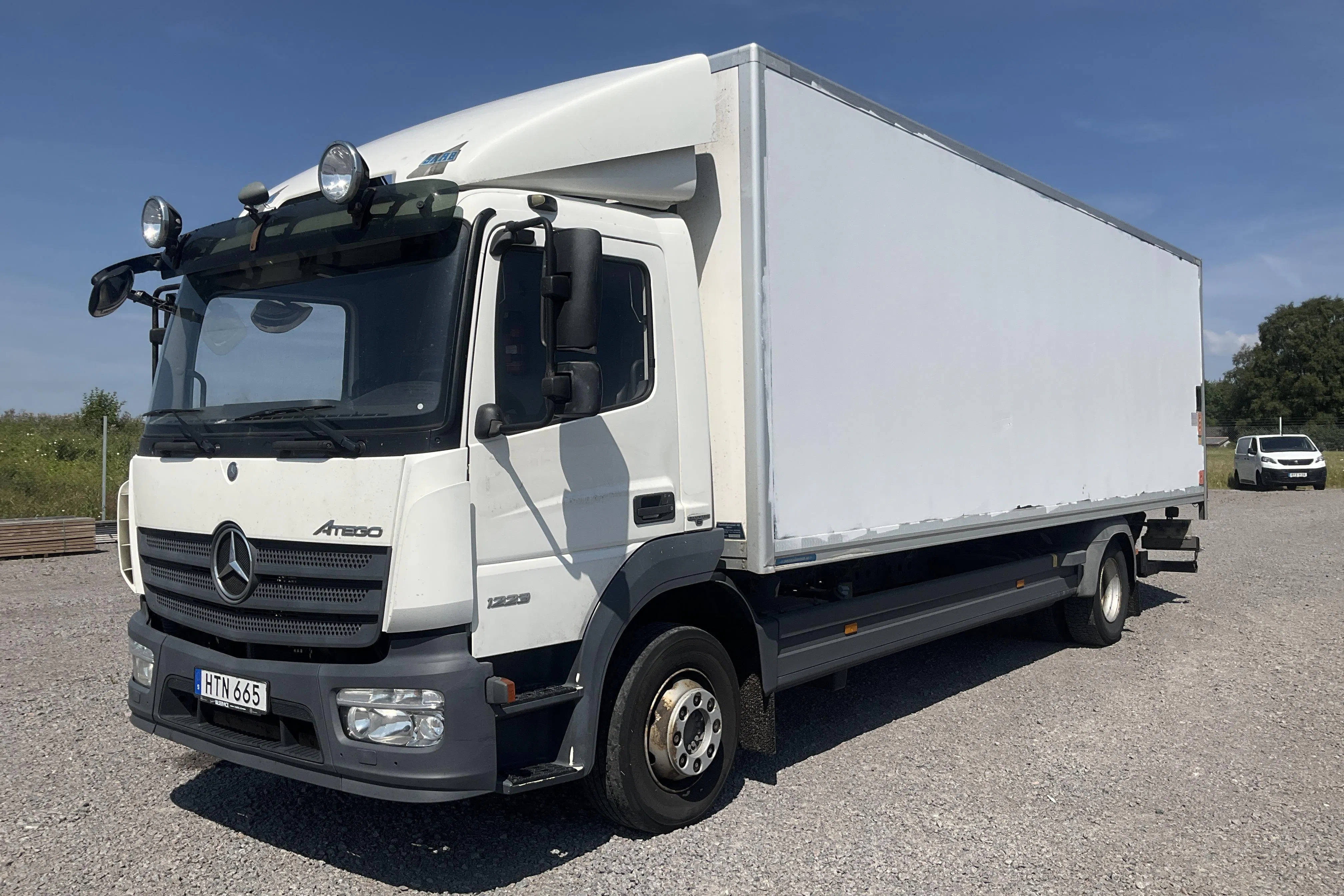 Presentation photo 1 of 20: MERCEDES ATEGO 1223 - 438 744 km - Automatic - 2016