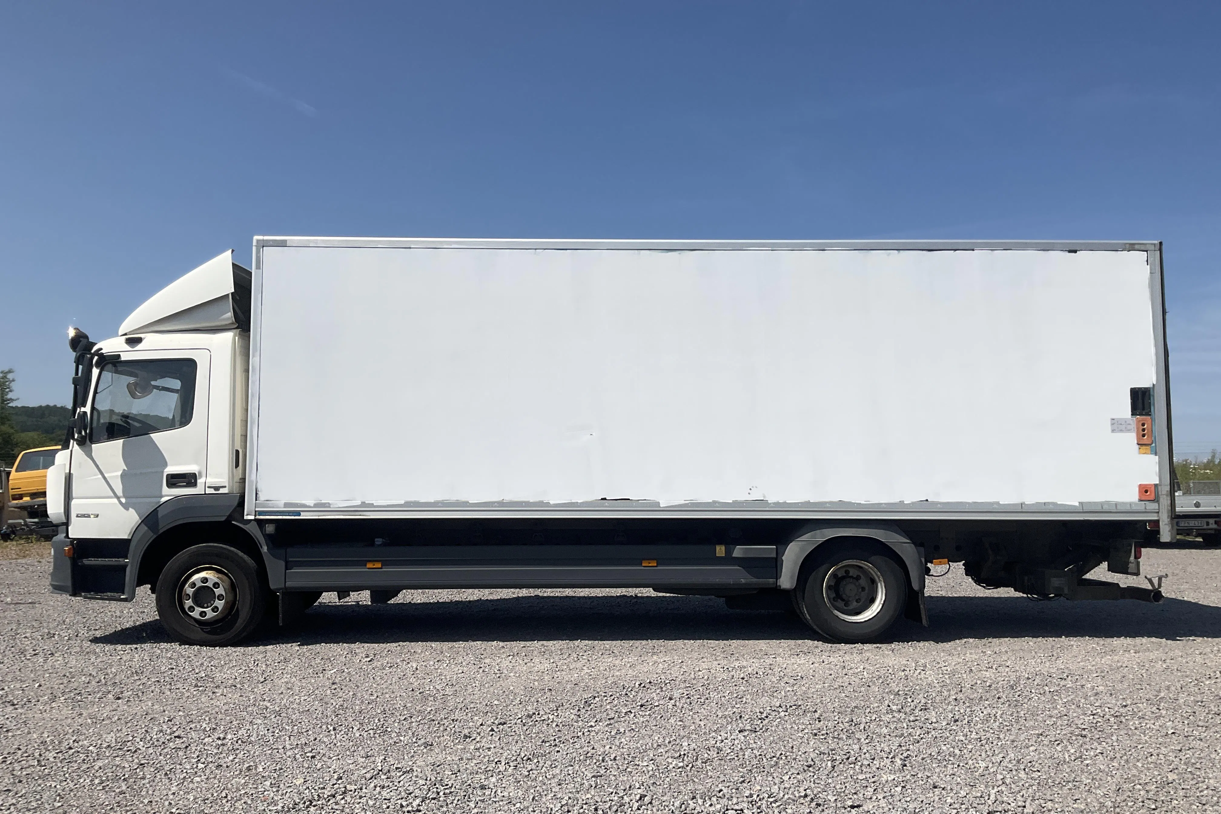 Presentation photo 2 of 20: MERCEDES ATEGO 1223 - 438 744 km - Automatic - 2016