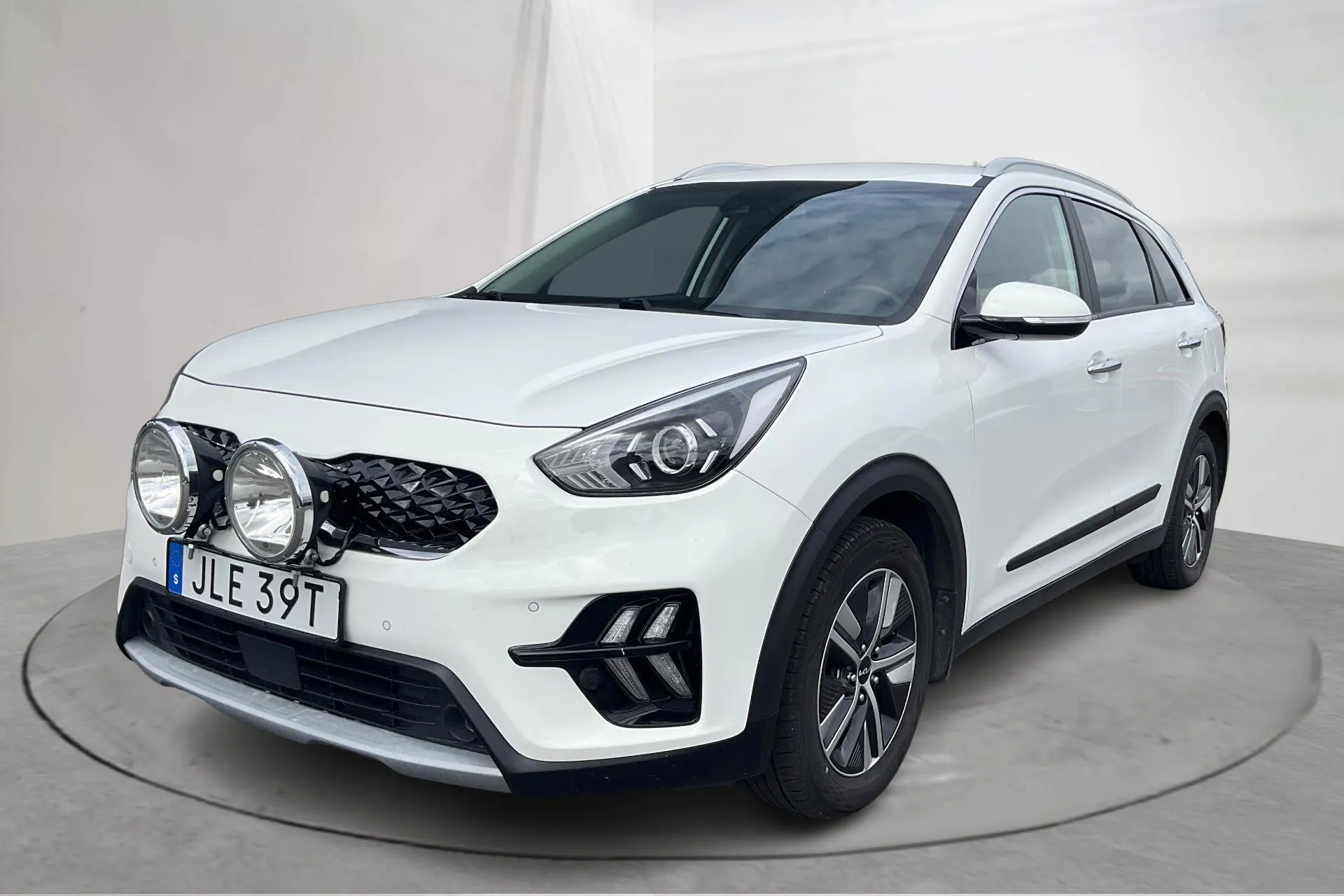 Presentation photo 1 of 17: KIA Niro Hybrid 1.6 (141hk) - 181 750 km - Automatic - white - 2022