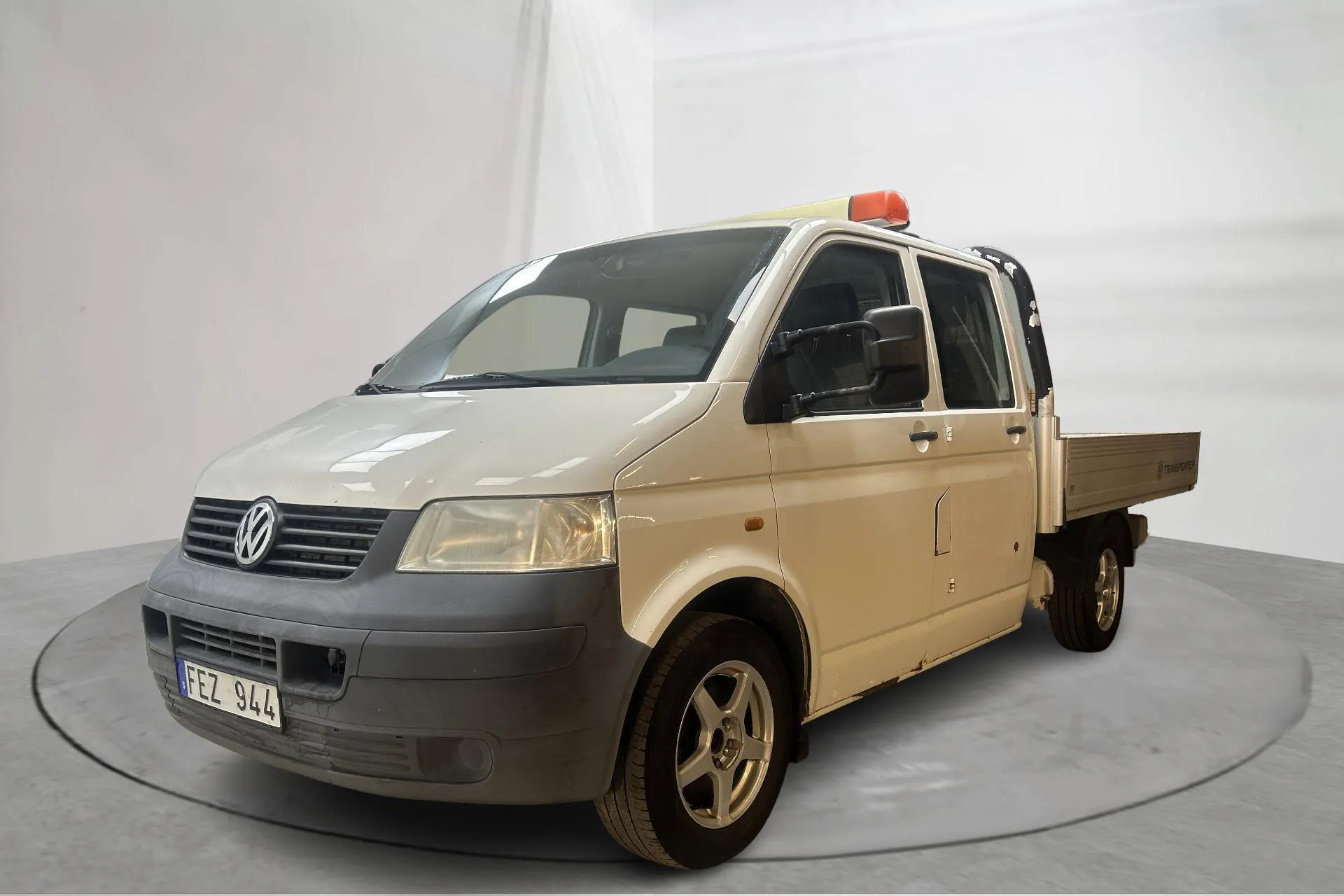 Presentationsfoto 1 av 13: VW Transporter T5 2.5 TDI Pickup (174hk) - 24 735 mil - Manuell - vit - 2007