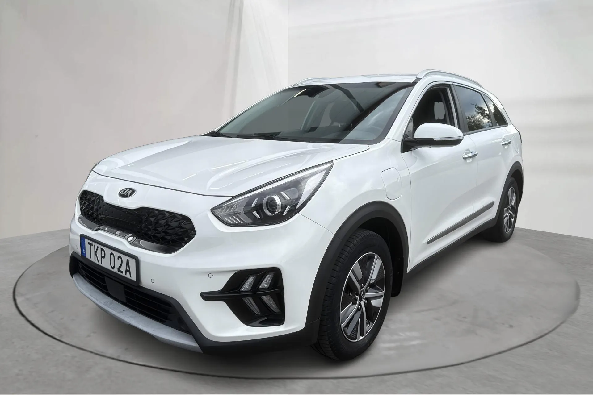 Presentation photo 1 of 19: KIA Niro Plug-in Hybrid 1.6 (141hk) - 98 890 km - Automatic - white - 2021