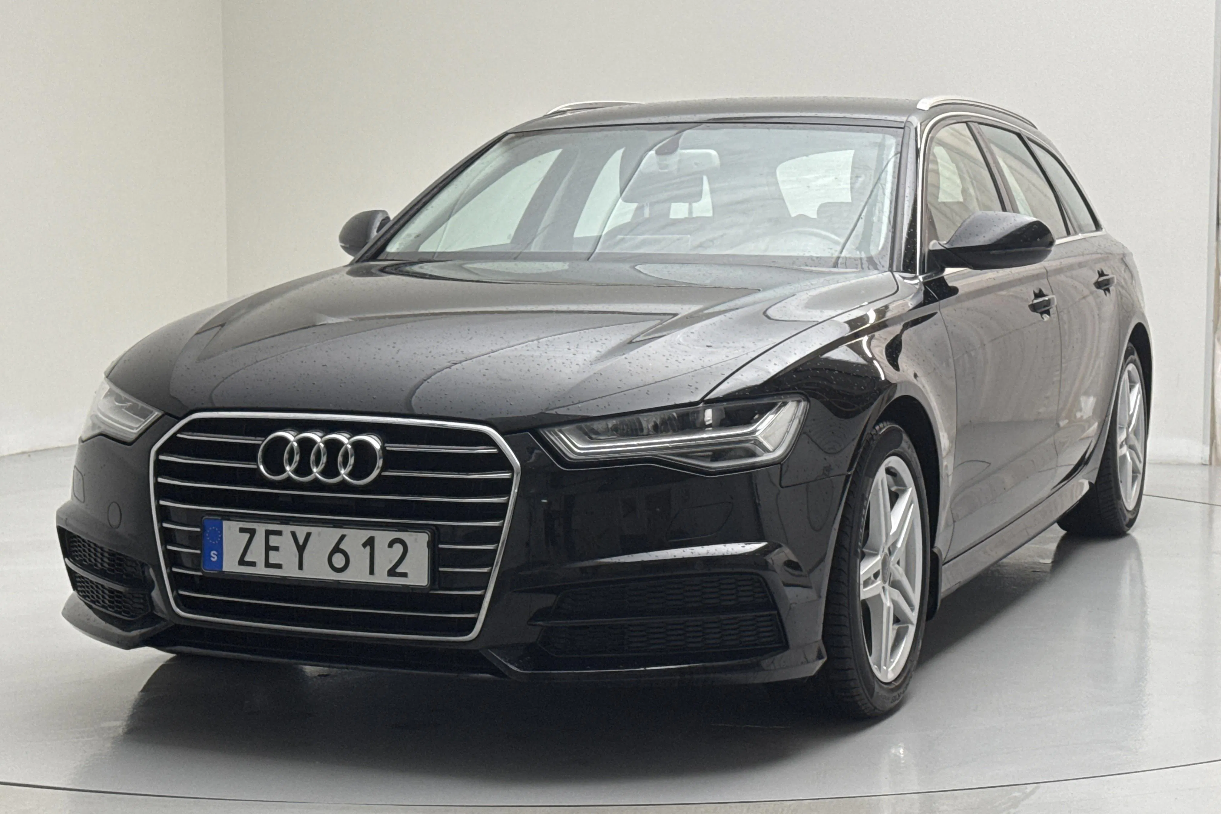 Presentationsfoto 1 av 14: Audi A6 2.0 TDI Avant (190hk) - 17 311 mil - Automat - svart - 2018