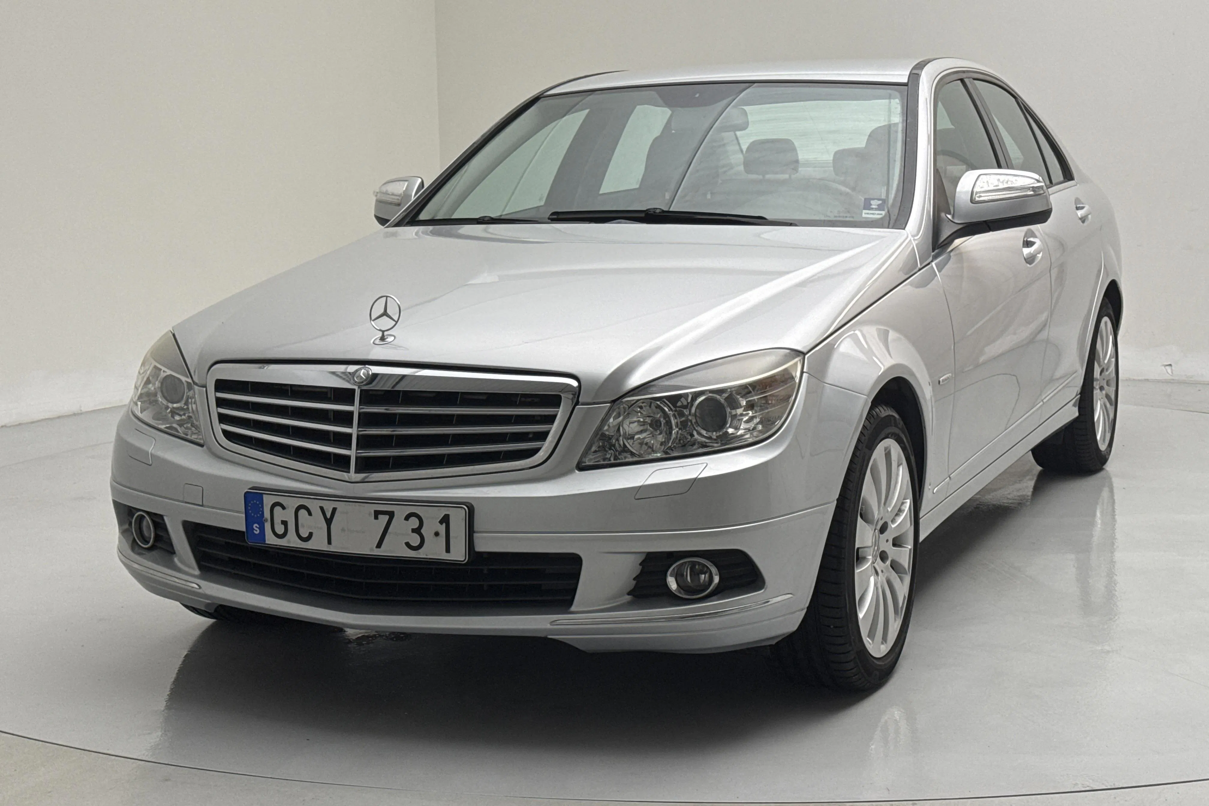 Presentationsfoto 1 av 13: Mercedes C 350 W204 (272hk) - 5 516 mil - Automat - silver - 2008