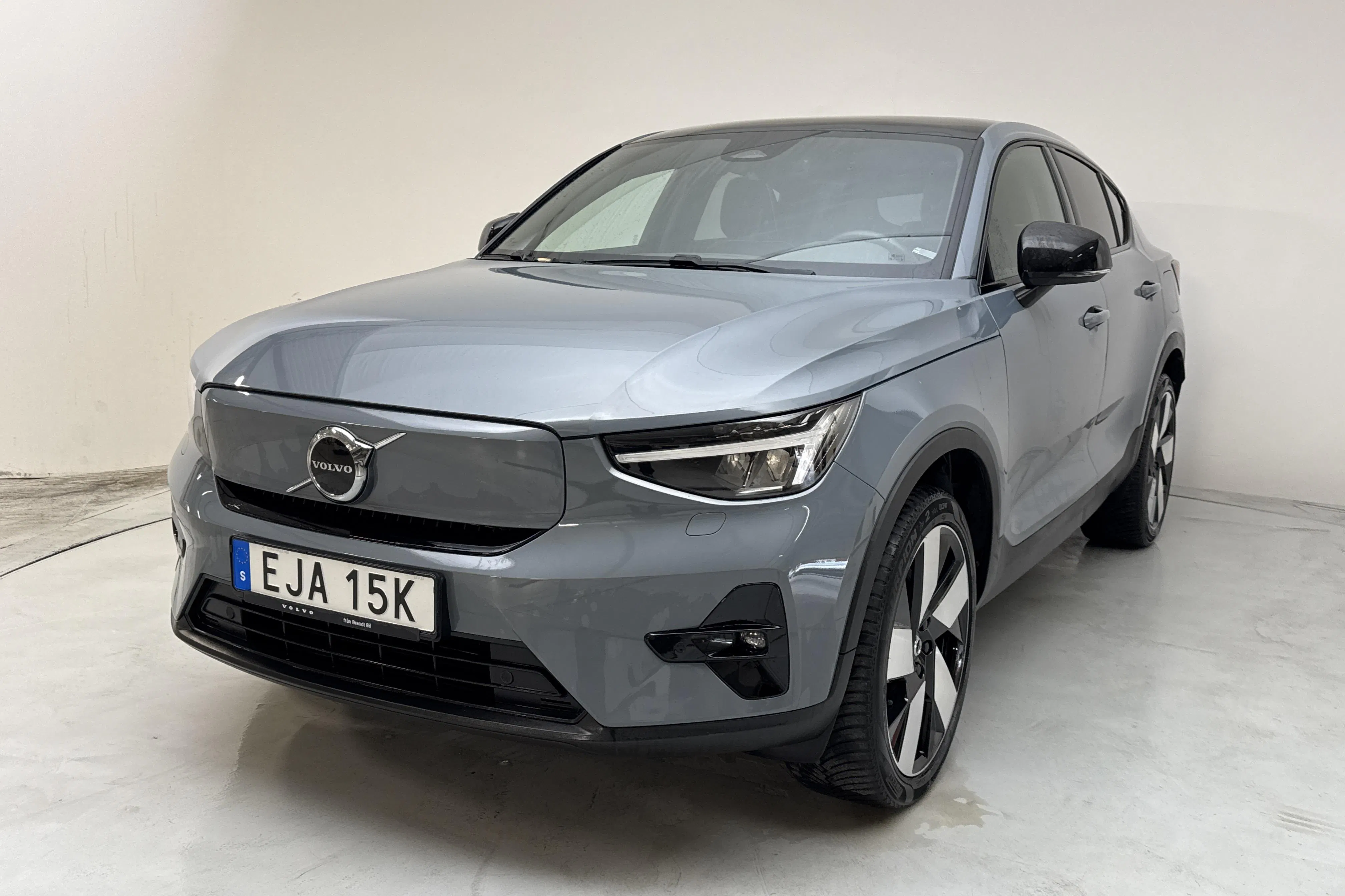 Presentationsfoto 1 av 16: Volvo C40 Recharge (231hk) - 5 158 mil - Automat - grå - 2023