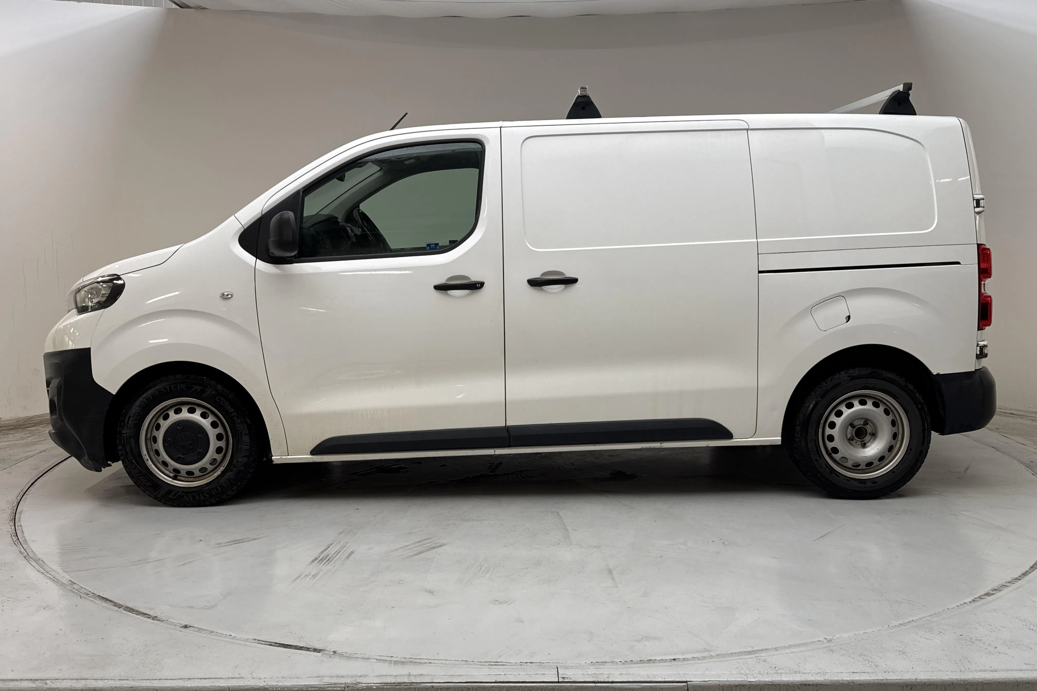 Presentation photo 2 of 12: Peugeot Expert BlueHDi Skåp (177hk) - 136 490 km - Automatic - white - 2022