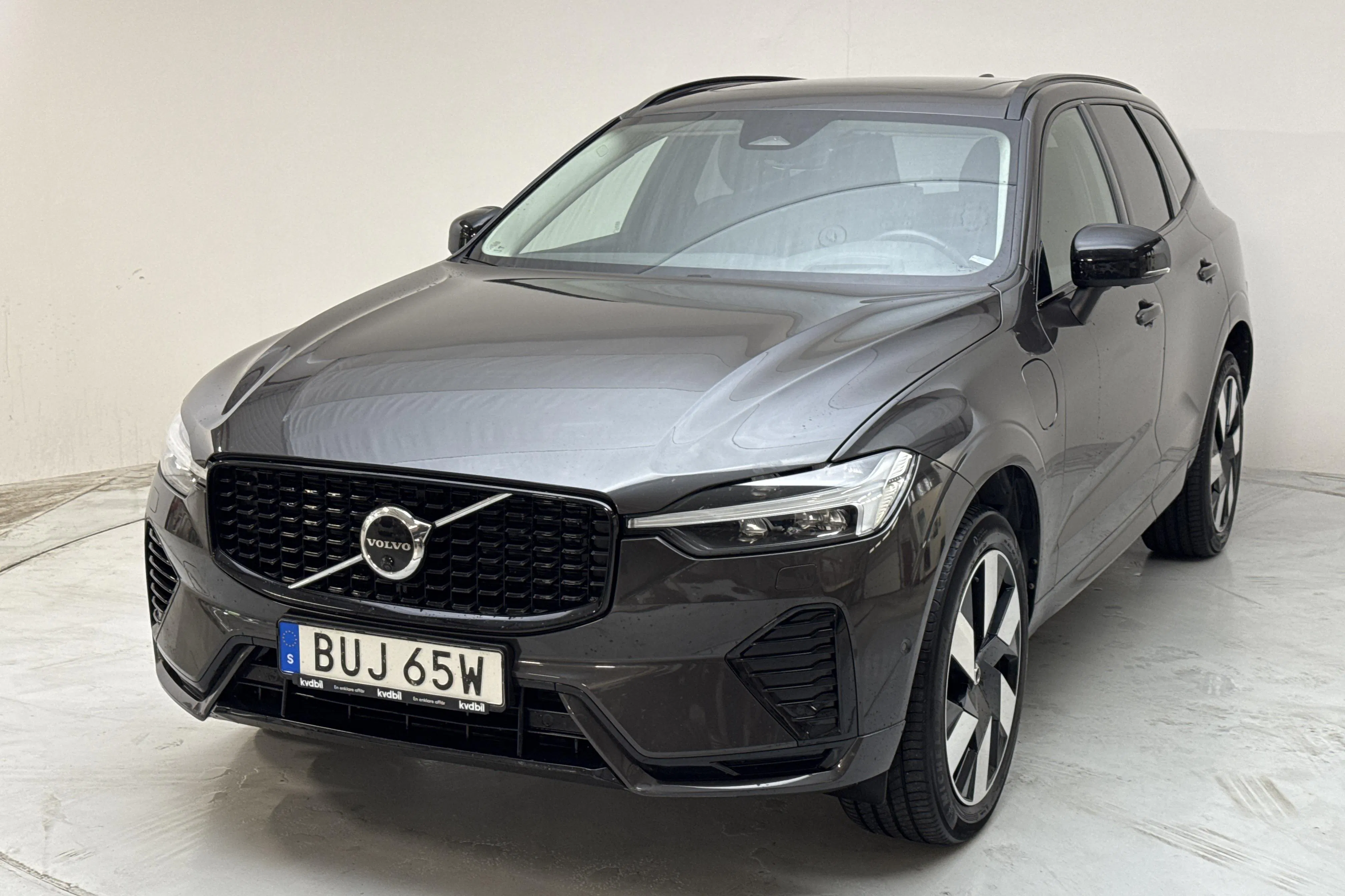 Presentation photo 1 of 17: Volvo XC60 T6 AWD Recharge (350hk) - 94 660 km - Automatic - gray - 2023