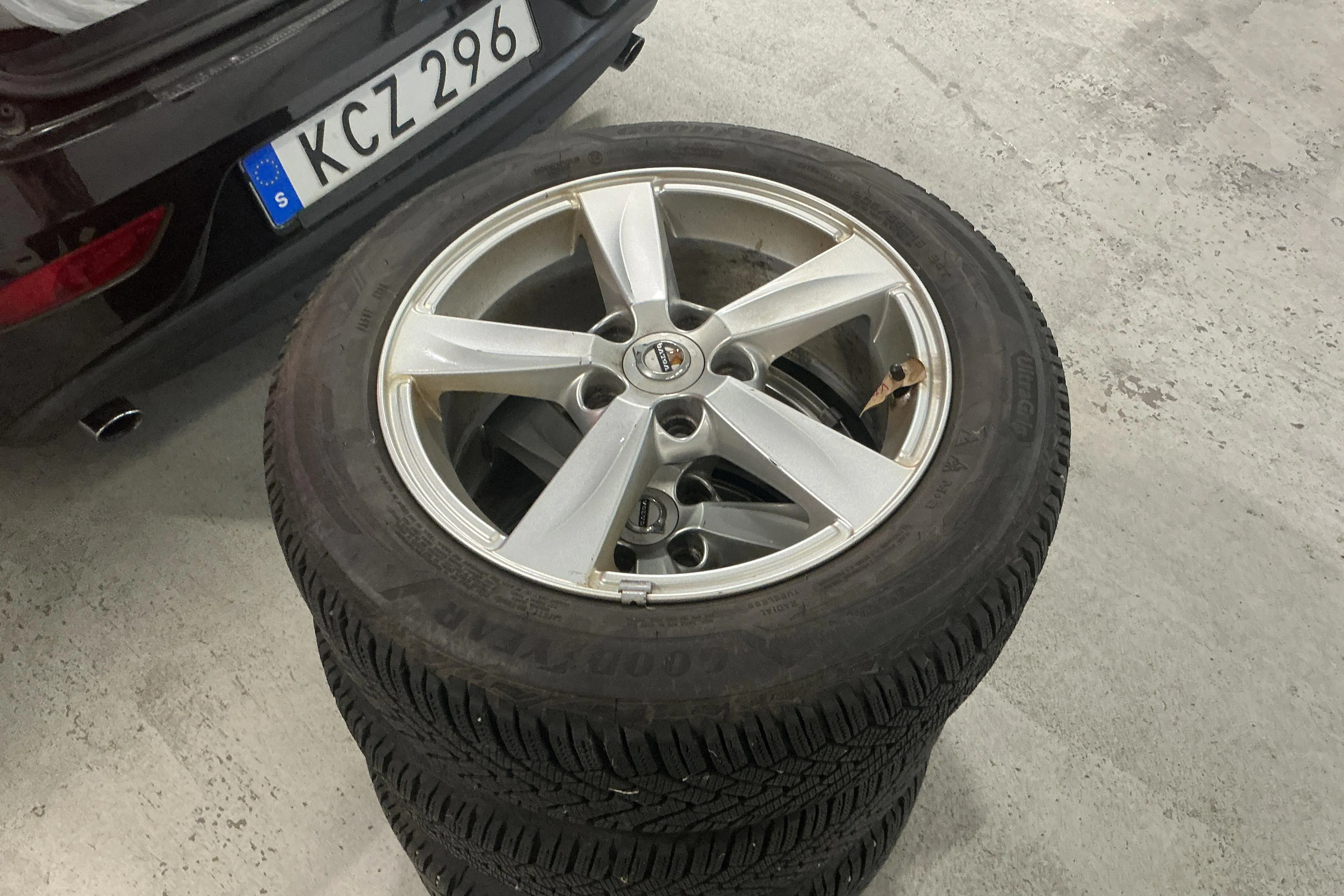 Presentationsfoto 13 av 13: Volvo V40 T3 (152hk) - 10 435 mil - Automat - svart - 2018