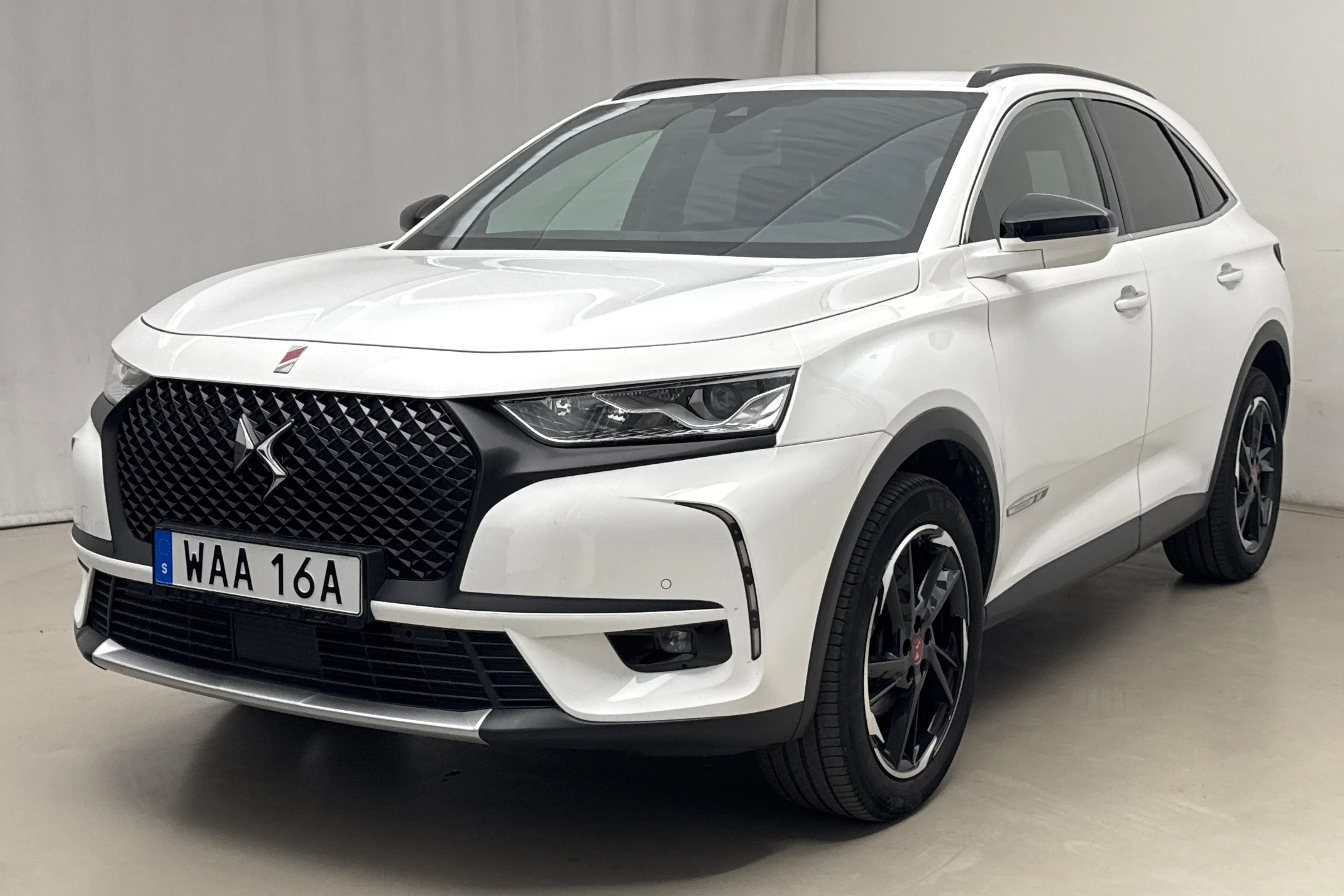 Presentation photo 1 of 20: DS DS7 Crossback PureTech (180hk) - 43 570 km - Automatic - white - 2023