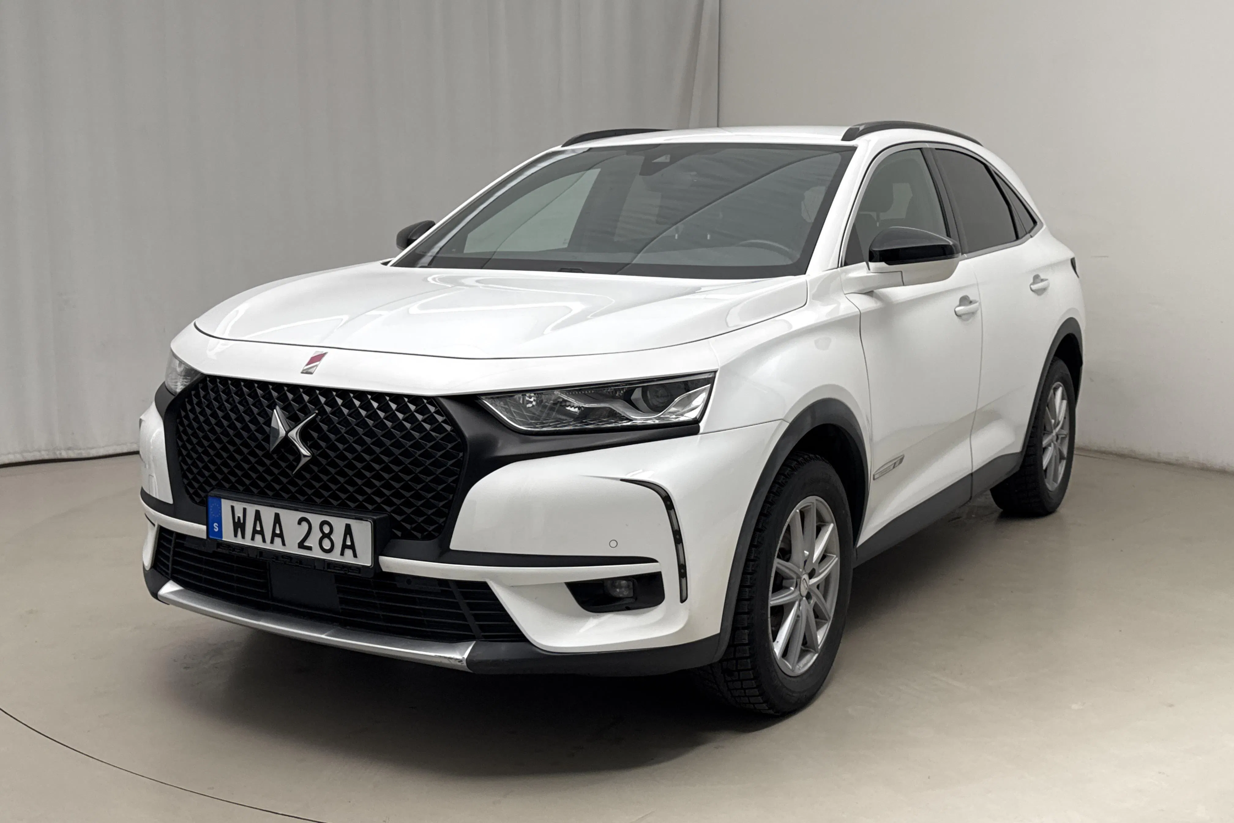 Presentation photo 1 of 18: DS DS7 Crossback PureTech (180hk) - 55 280 km - Automatic - white - 2023