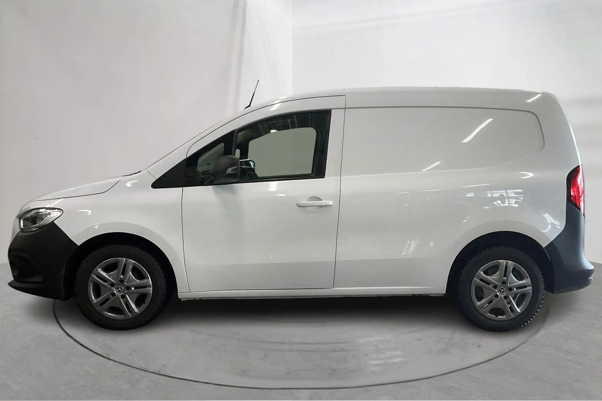 Presentation photo 2 of 16: Mercedes Citan 110 1.5 CDI (95hk) - 144 360 km - Manual - white - 2022