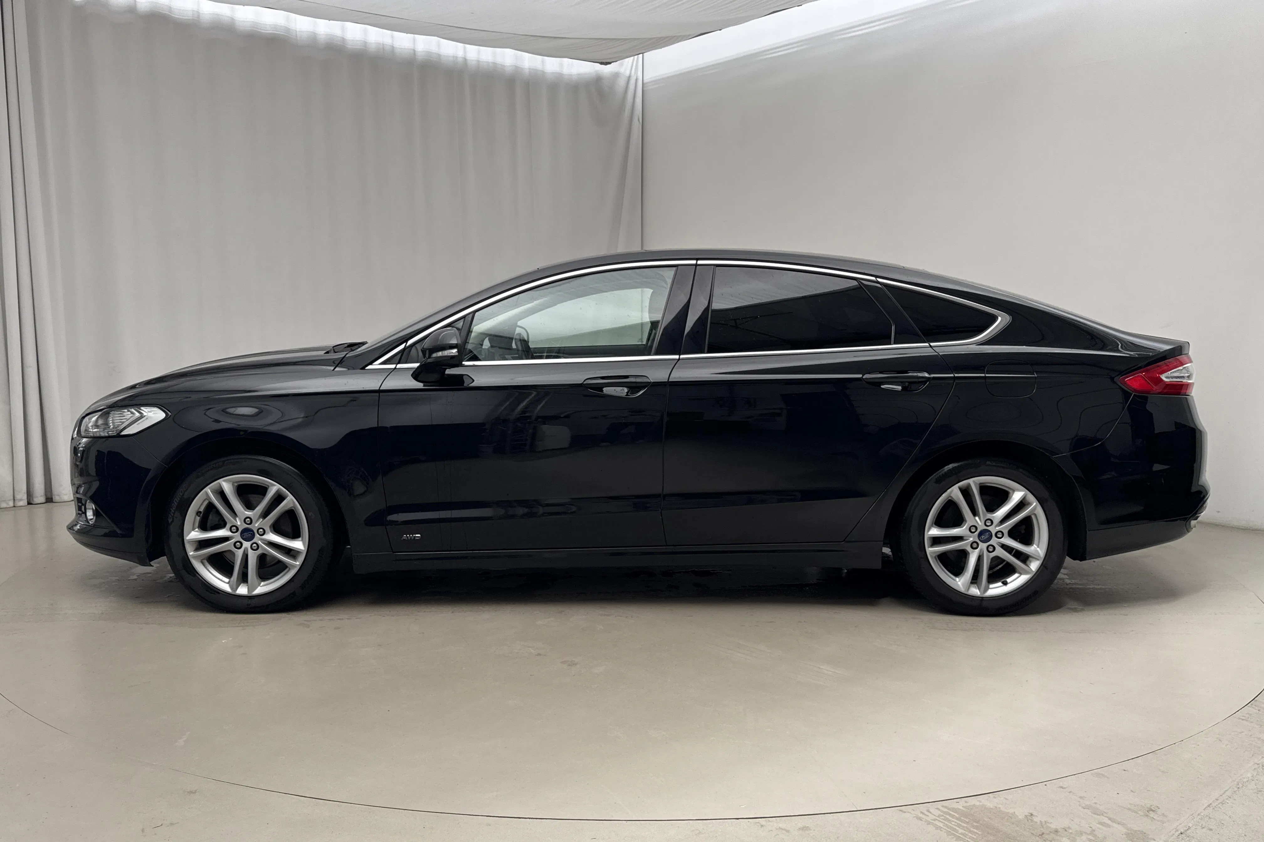 Presentation photo 2 of 18: Ford Mondeo 2.0 TDCi AWD 5dr (180hk) - 135 190 km - Automatic - black - 2017