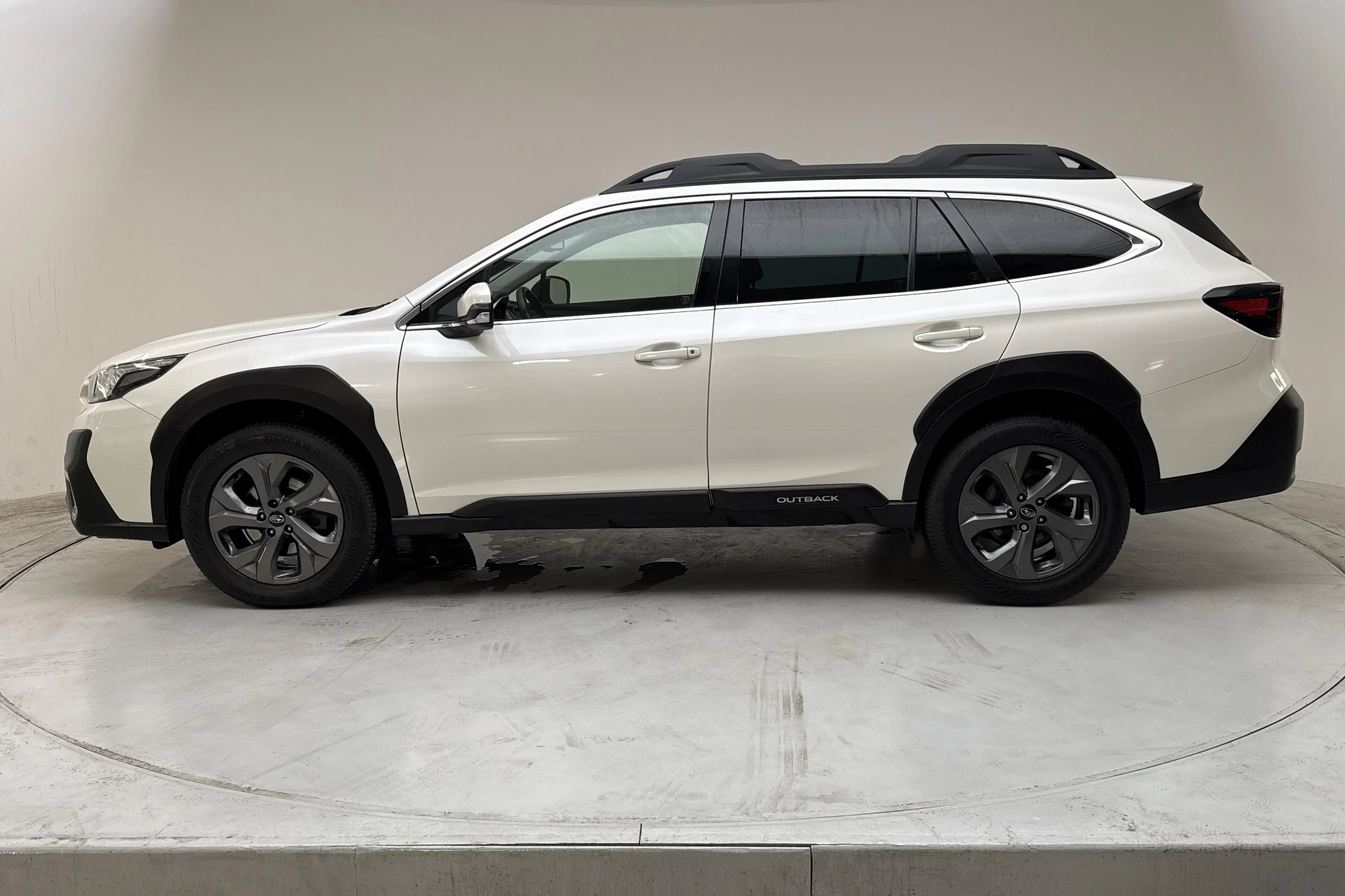 Presentationsfoto 2 av 14: Subaru Outback 2.5i XFuel 4WD (169hk) - 15 569 mil - Automat - vit - 2022