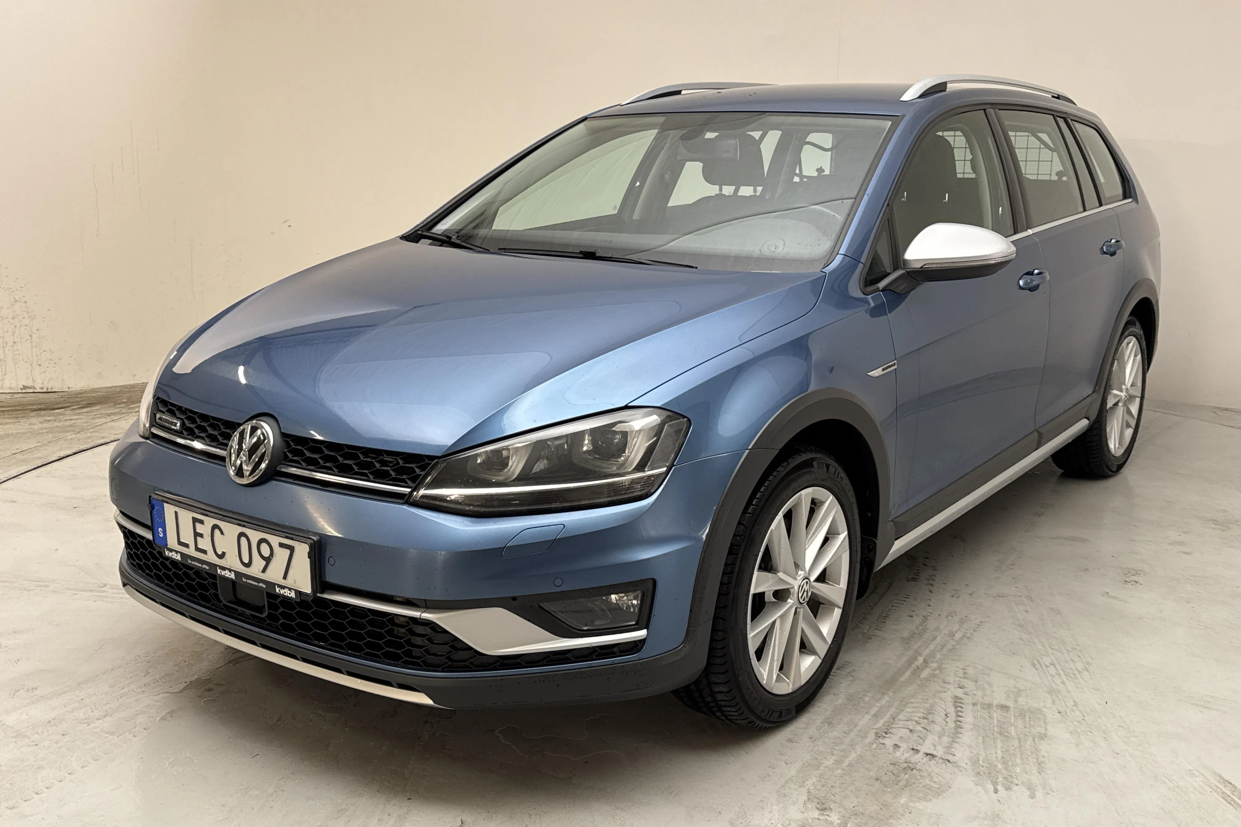 Presentation photo 1 of 14: VW Golf Alltrack 1.8 TSI 4Motion (180hk) - 121 900 km - Automatic - blue - 2016