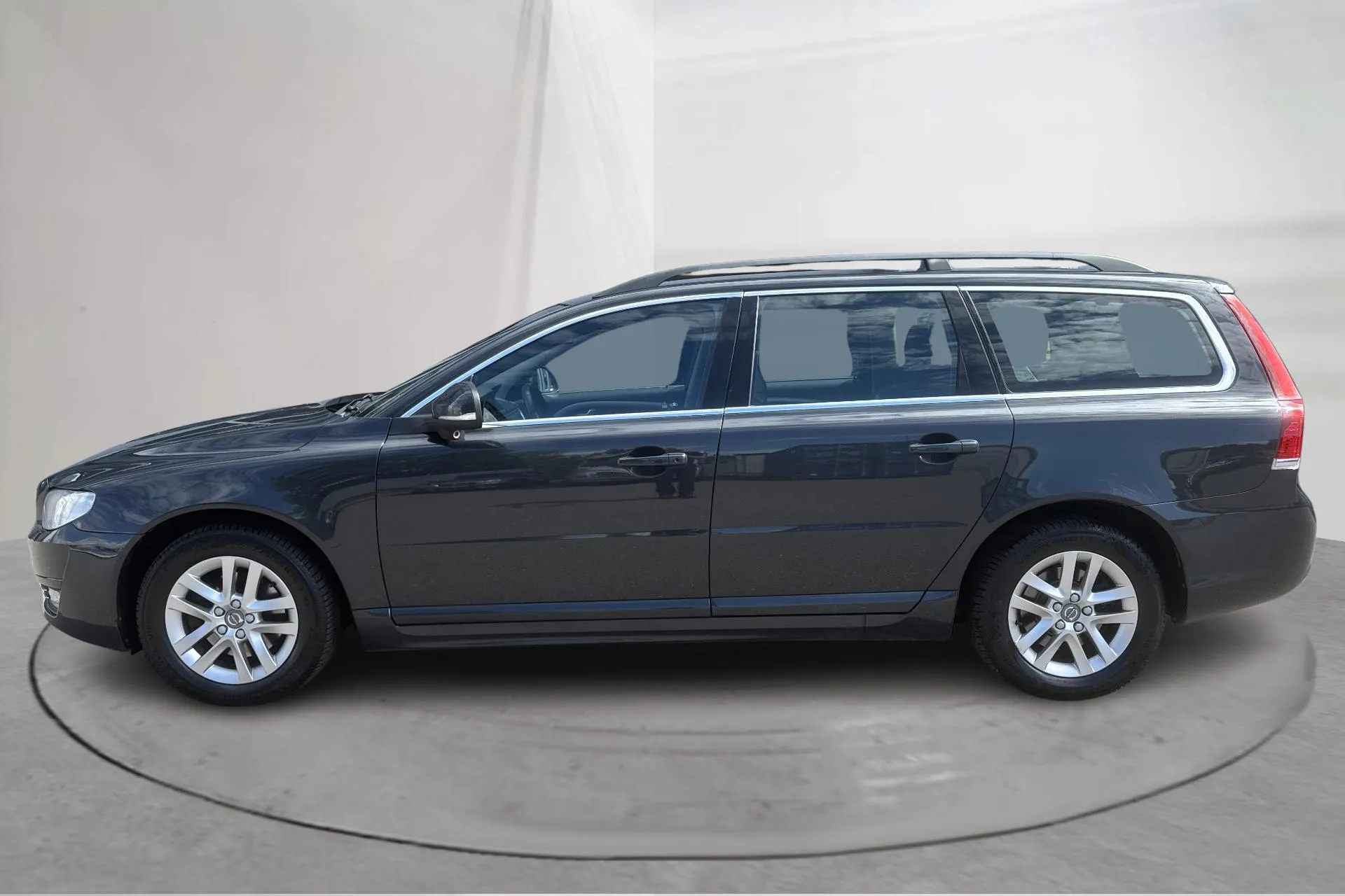 Presentation photo 2 of 16: Volvo V70 II D4 (181hk) - 181 310 km - Automatic - gray - 2015