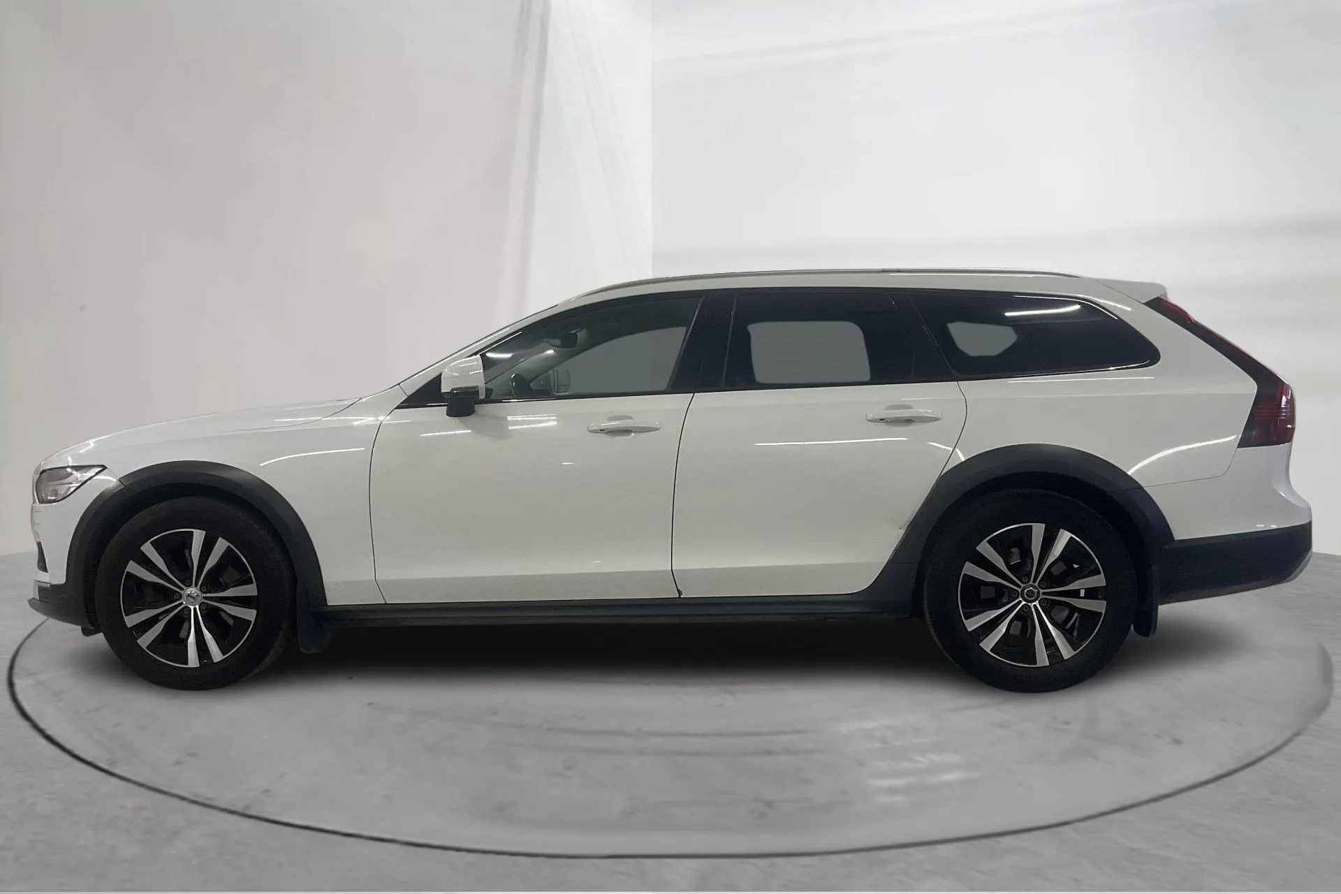 Presentation photo 2 of 24: Volvo V90 B4 Cross Country AWD Mildhybrid, Diesel (197hk) - 366 900 km - Automatic - white - 2022