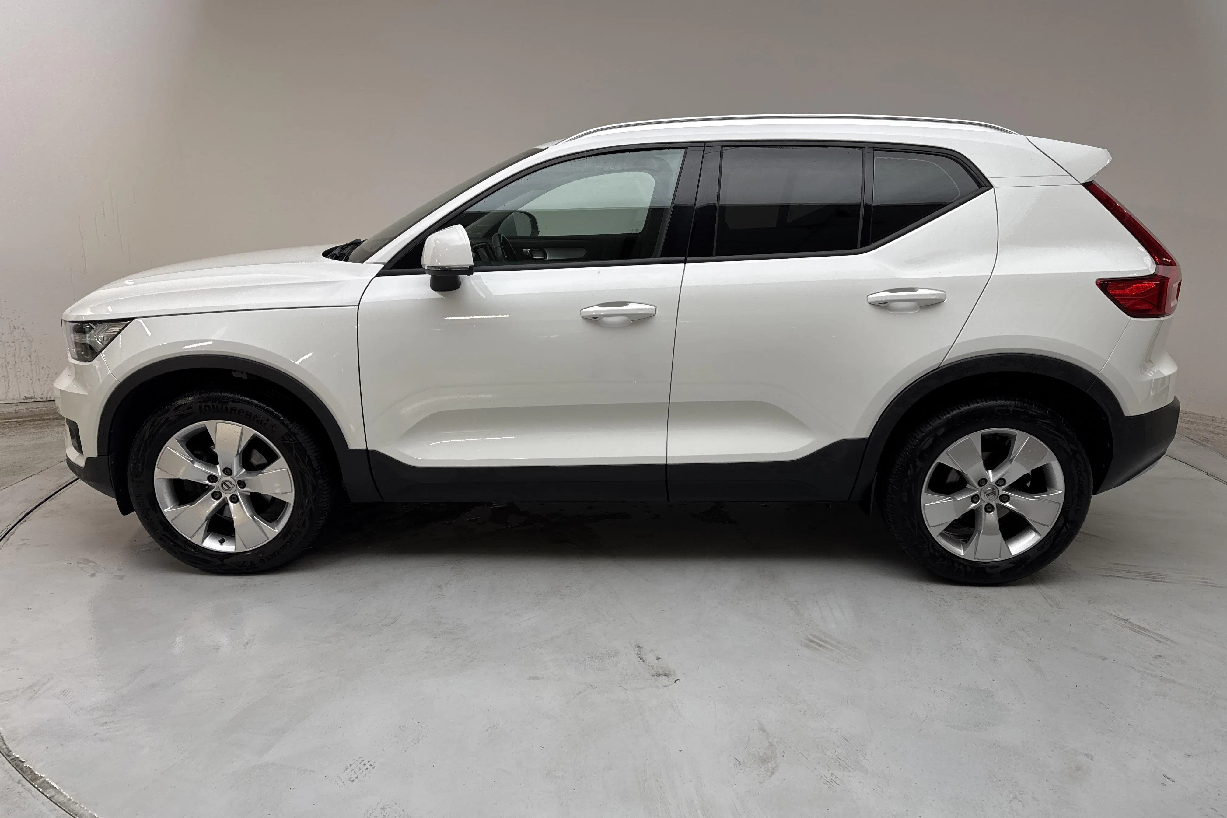 Presentation photo 2 of 13: Volvo XC40 T3 2WD (163hk) - 97 810 km - Automatic - white - 2020