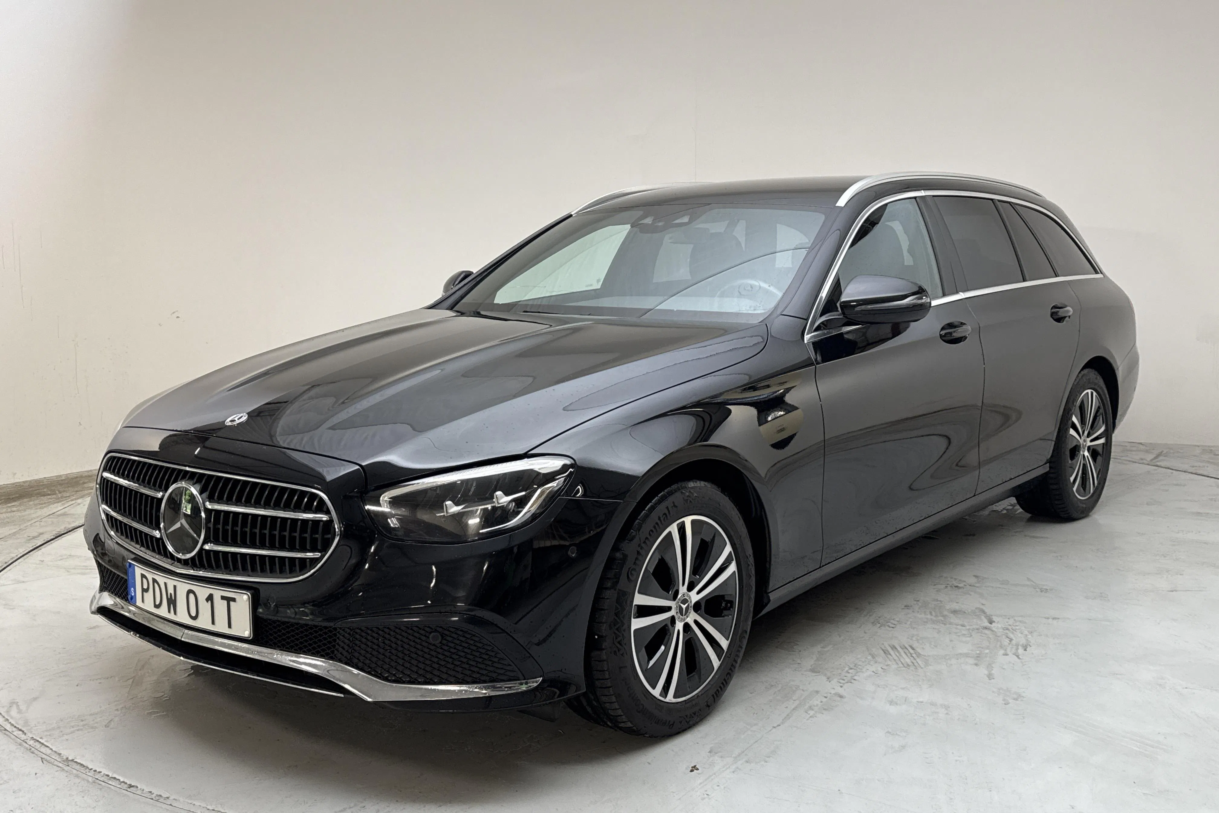 Presentation photo 1 of 14: Mercedes E 220 d Kombi S213 (200hk) - 129 460 km - Automatic - black - 2023