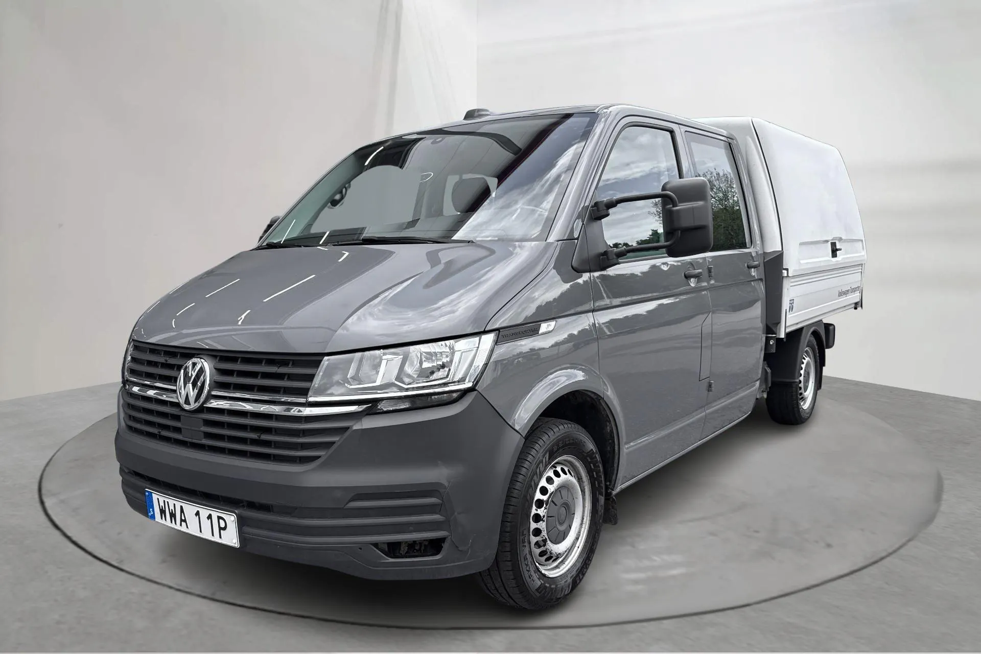 Presentation photo 1 of 13: VW Transporter Pickup T6.1 TDI (110hk) - 69 560 km - Manual - gray - 2023