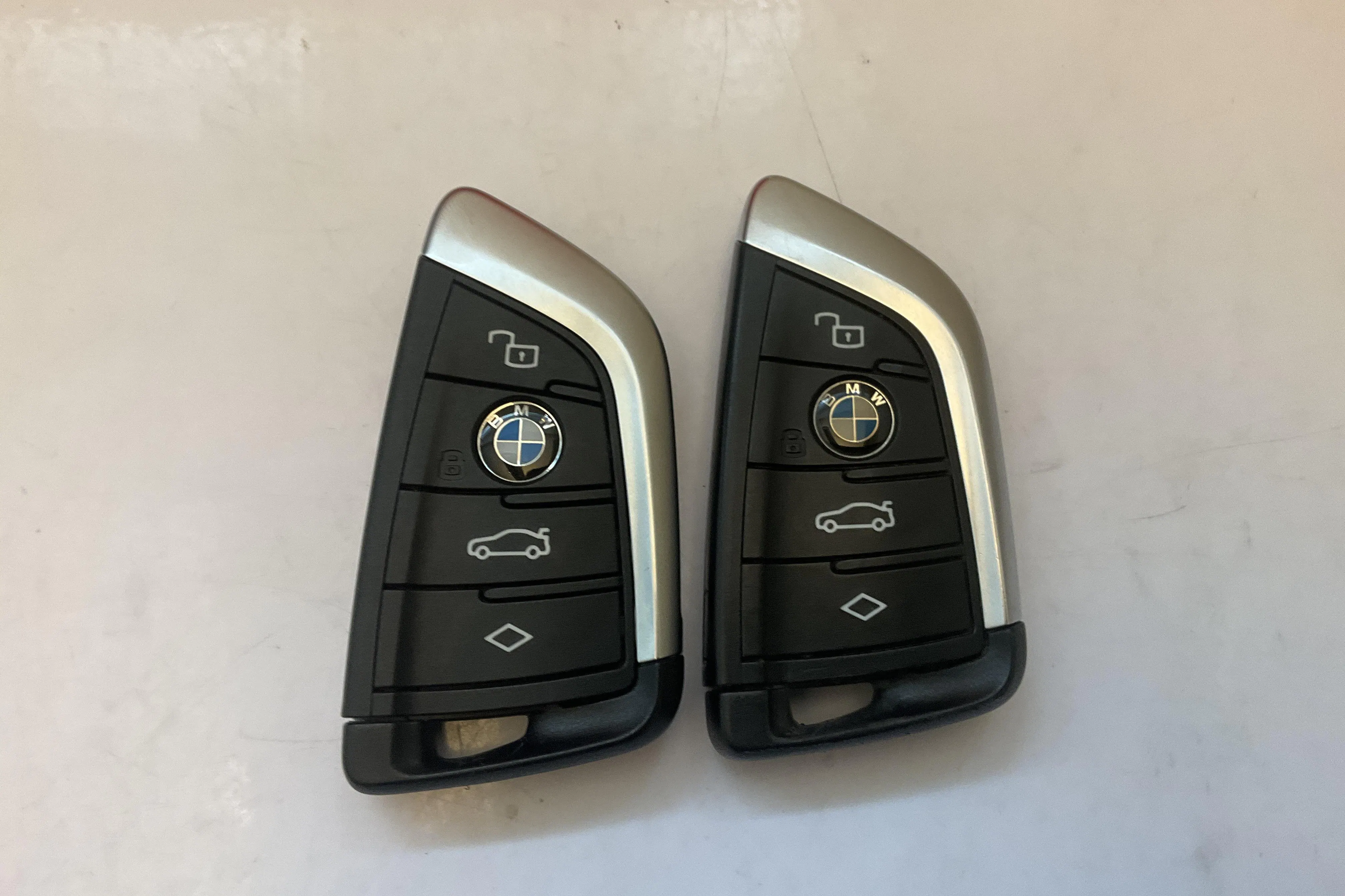 Presentationsfoto 18 av 18: BMW 330e xDrive Touring, G21 (292hk) - 13 616 mil - Automat - röd - 2022