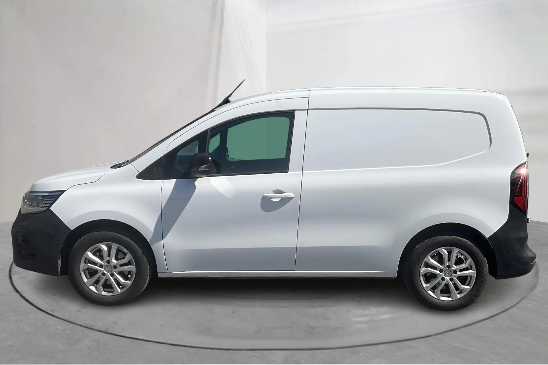 Presentationsfoto 2 av 16: Renault Kangoo E-Tech 45kWh Skåp (120hk) - 1 417 mil - Automat - vit - 2023