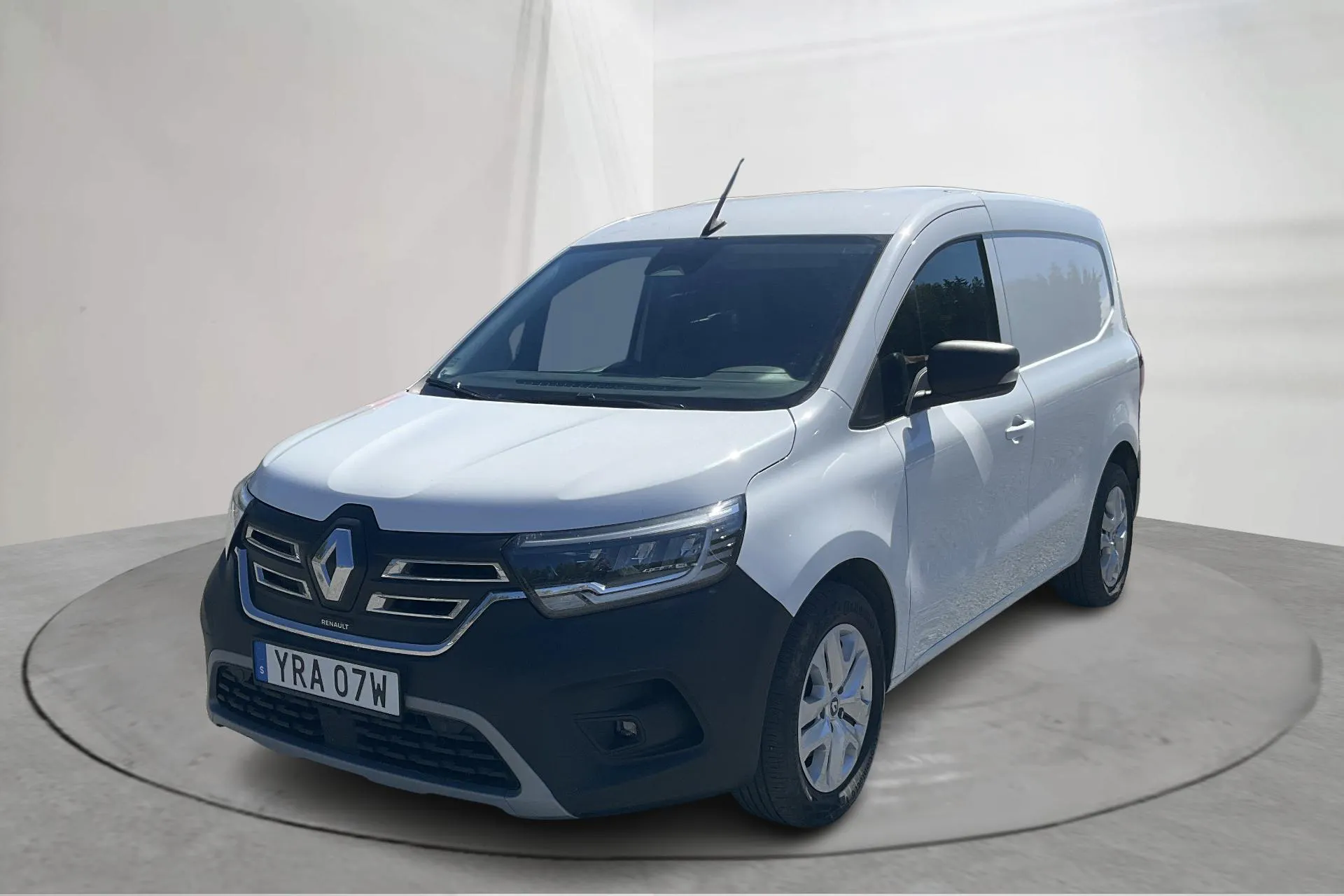 Presentationsfoto 1 av 15: Renault Kangoo E-Tech 45kWh Skåp (120hk) - 1 603 mil - Automat - vit - 2023