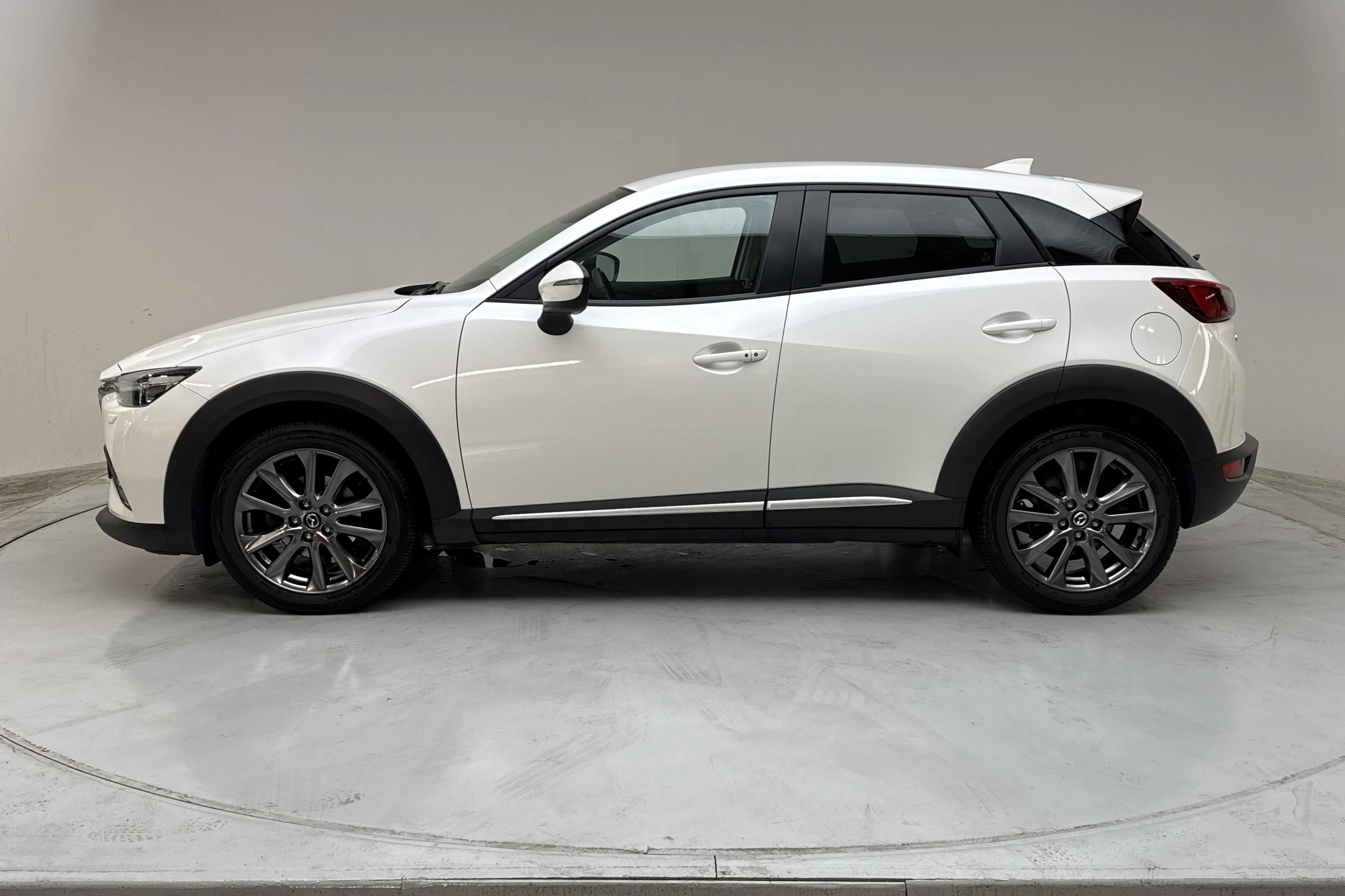 Presentation photo 2 of 16: Mazda CX-3 2.0 2WD (120hk) - 53 300 km - Automatic - white - 2018
