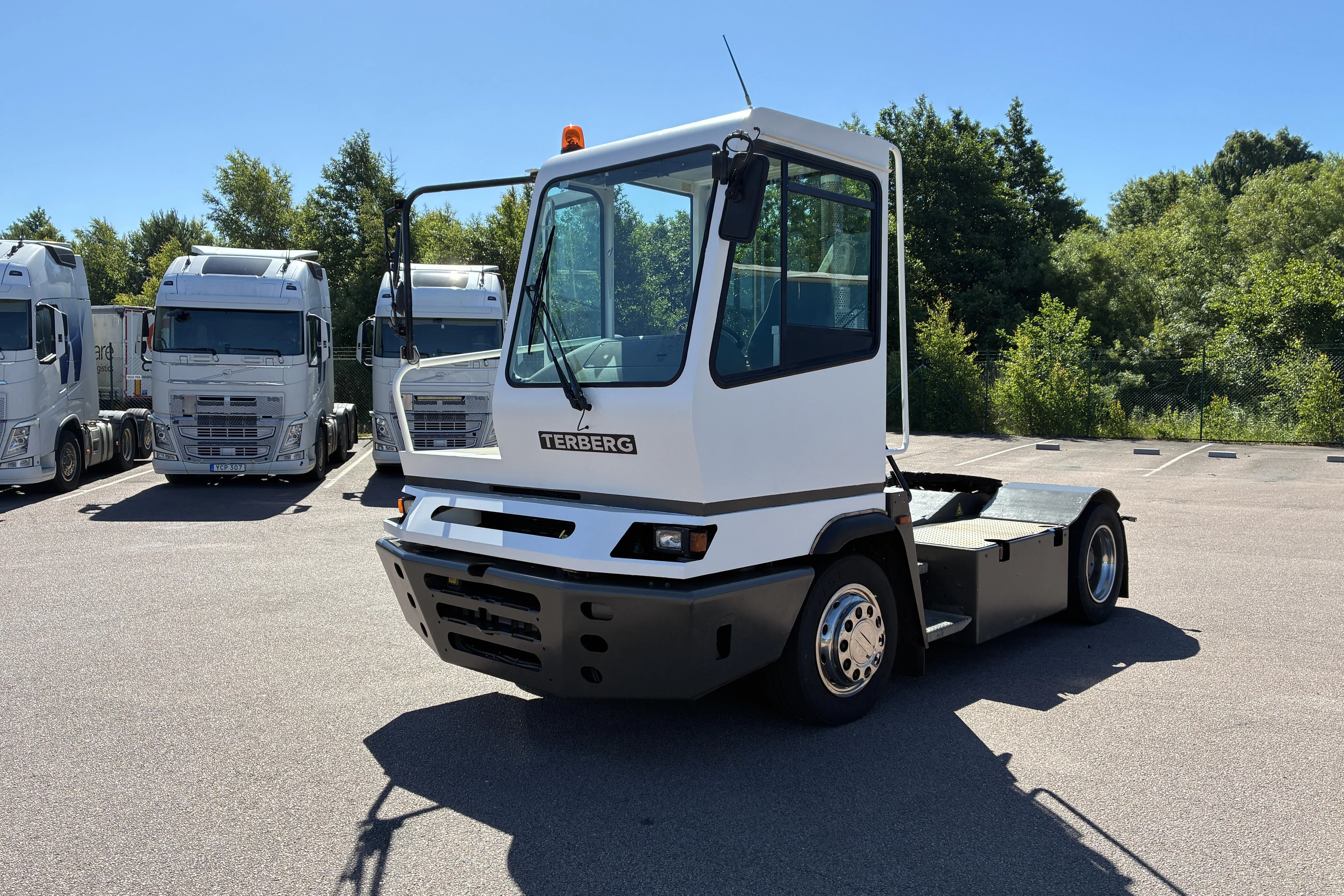 Esitlusfoto 1 aadressil 37: TERBERG YT222 Terminaltraktor - 0 km - valge - 2016
