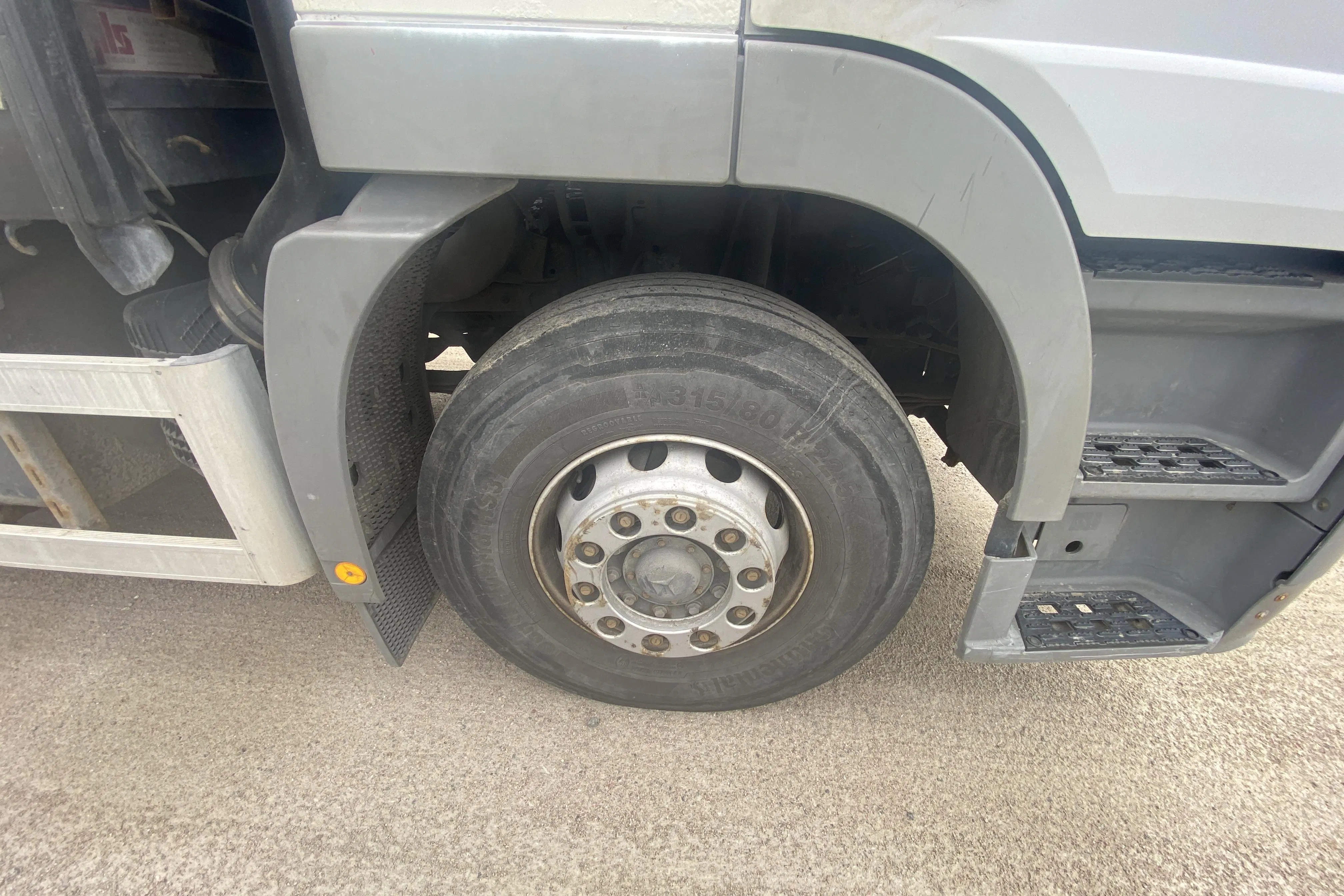Presentation photo 42 of 42: MERCEDES ACTROS 1832 - 543 645 km - Manual - white - 2004