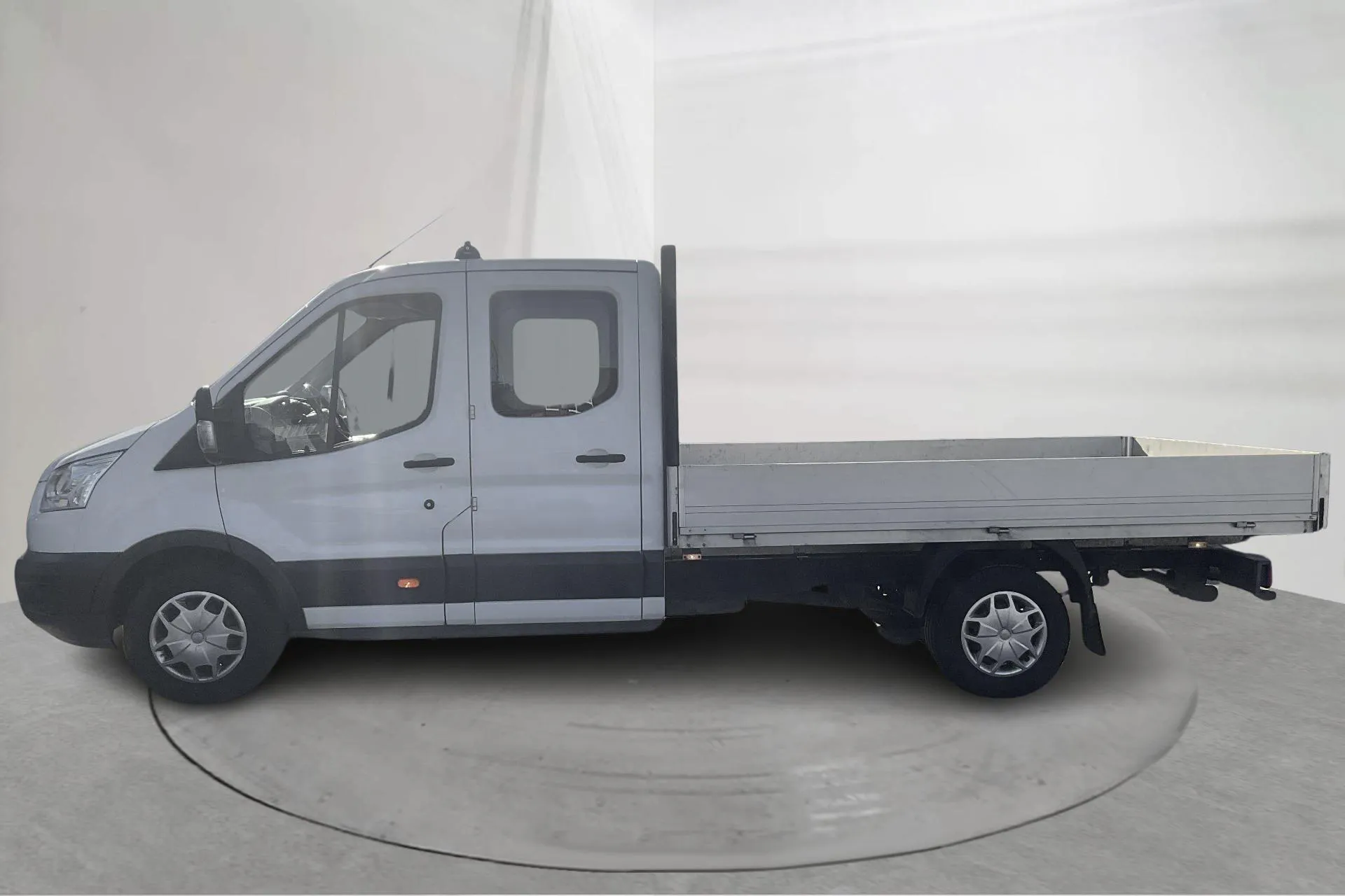 Presentation photo 2 of 15: Ford Transit Chassi 350 2.0 TDCi RWD (170hk) - 158 520 km - Manual - white - 2017