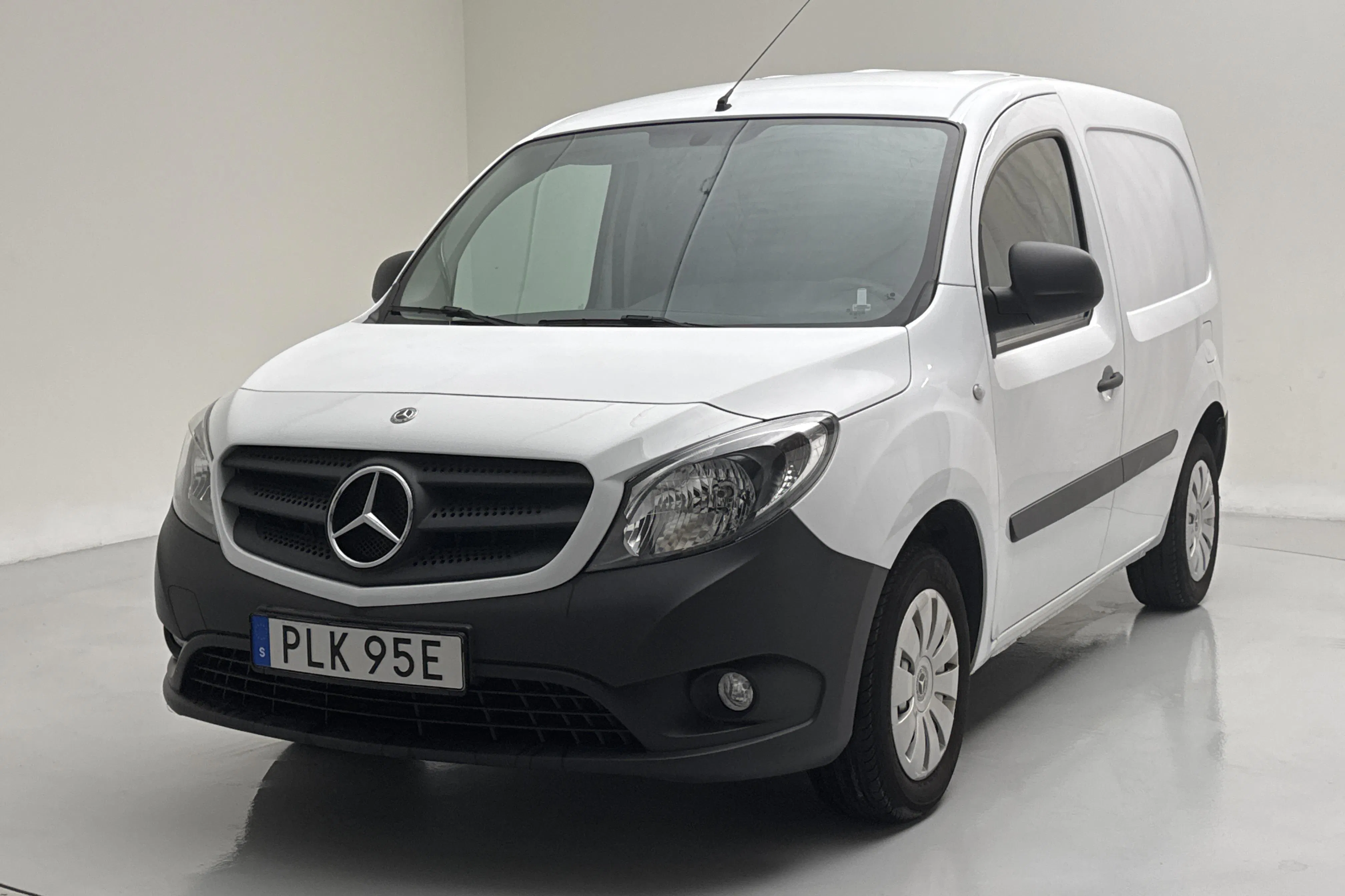Presentation photo 1 of 12: Mercedes Citan 110 1.5 CDI (95hk) - 60 090 km - Manual - white - 2020