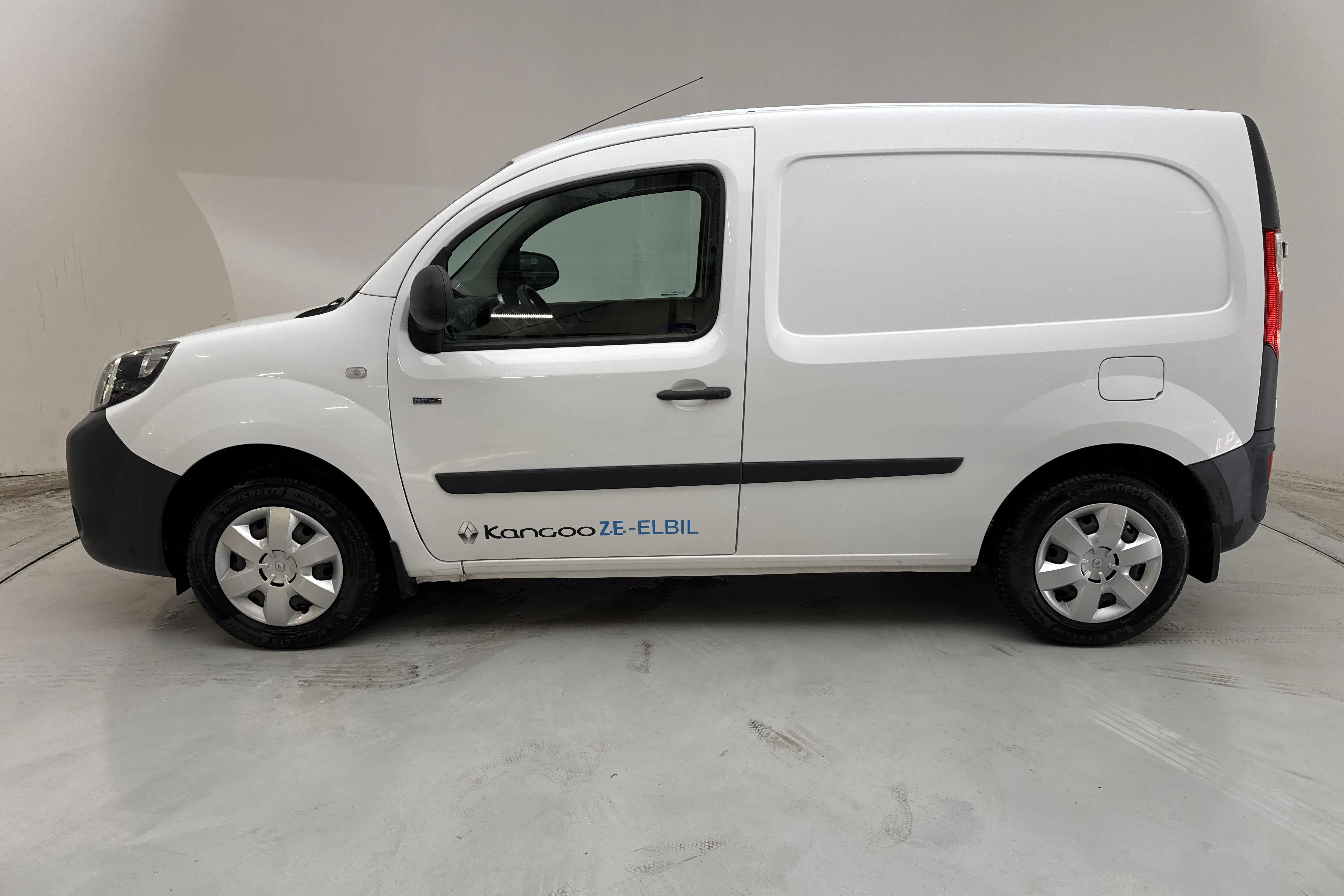 Presentation photo 2 of 13: Renault Kangoo Z.E Power Plus 33kWh Skåp (60hk) - 57 070 km - Automatic - white - 2019