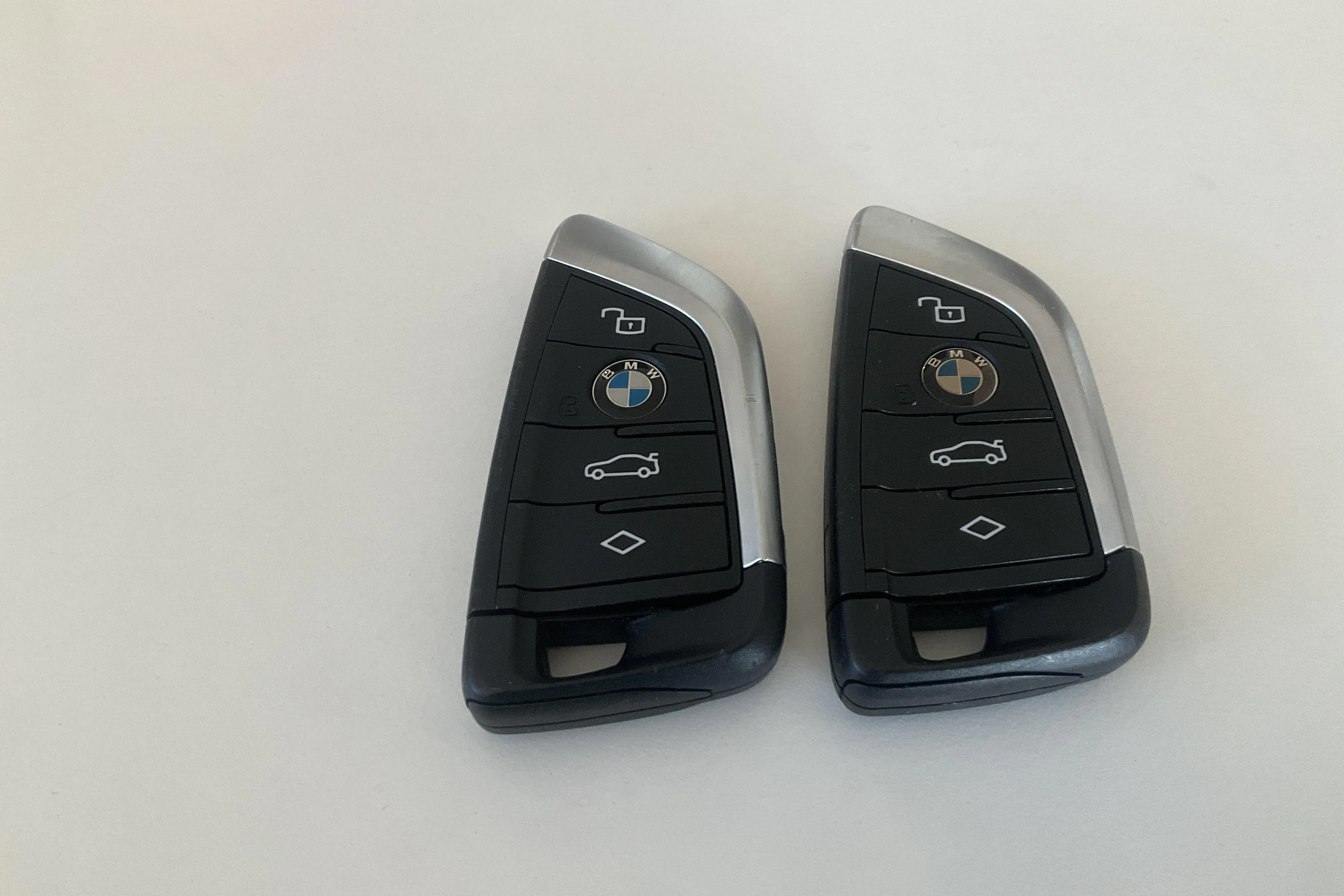 Presentationsfoto 21 av 21: BMW i4 eDrive40, G26 (340hk) - 4 195 mil - Automat - vit - 2024