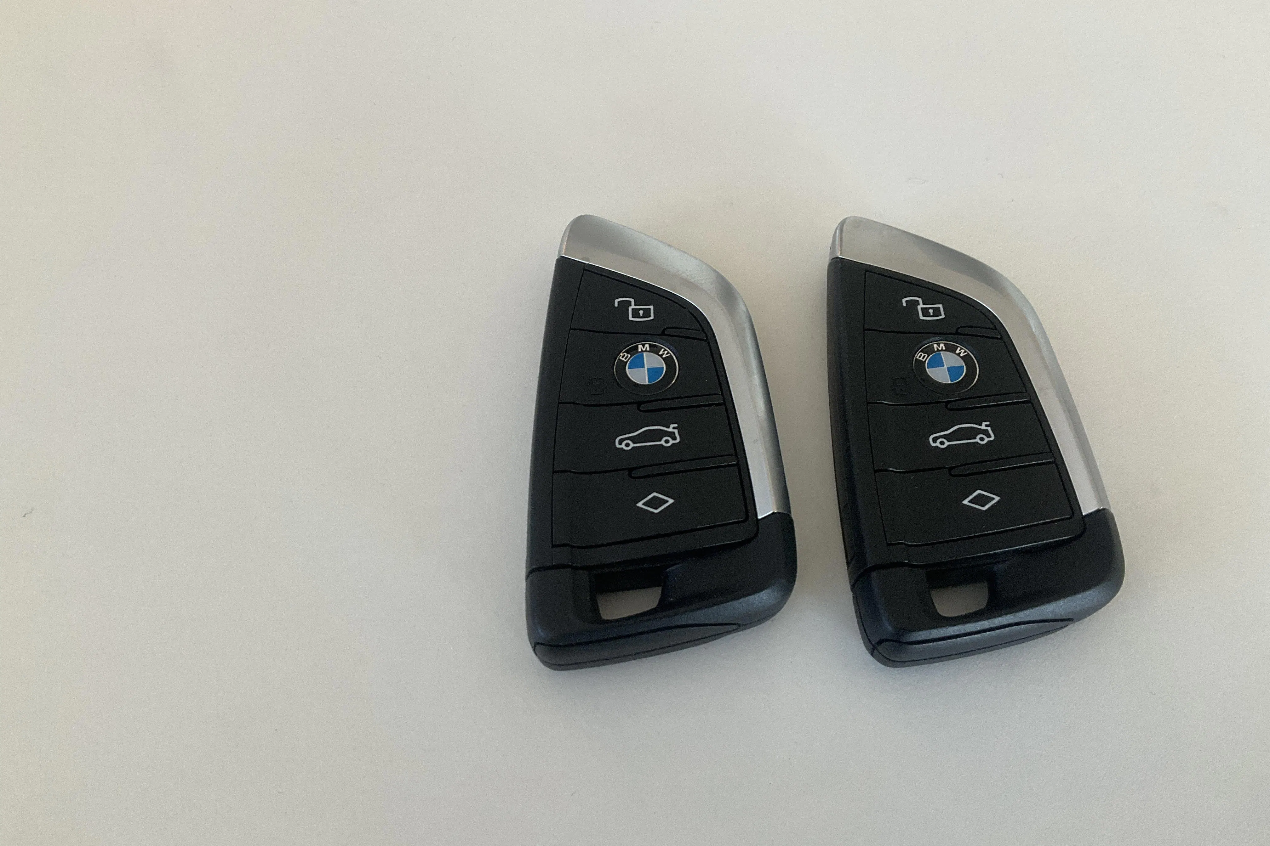 Presentationsfoto 22 av 22: BMW i4 eDrive40, G26 (340hk) - 9 052 mil - Automat - vit - 2024