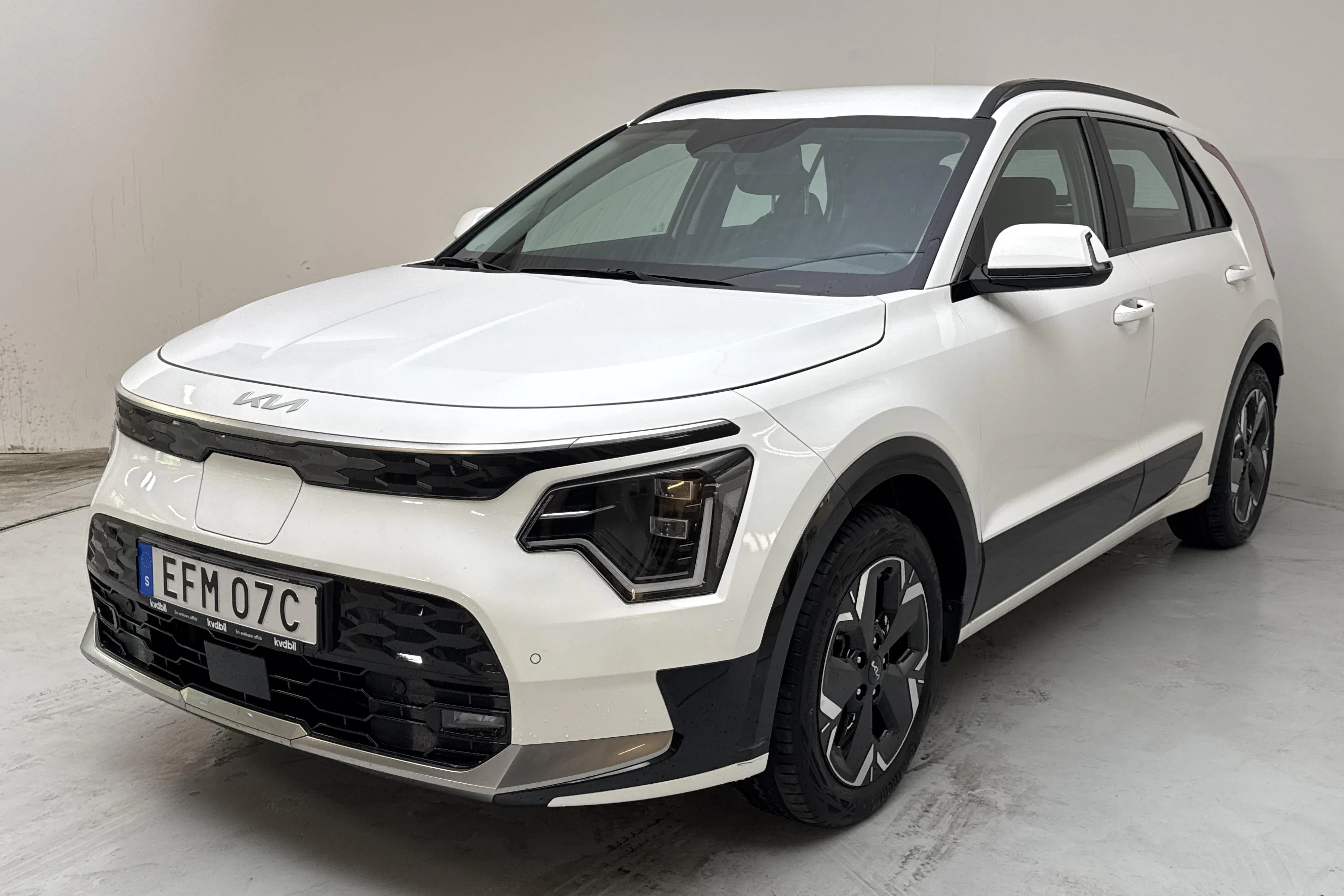 Presentationsfoto 1 av 18: KIA Niro EV 65kWh (204hk) - 1 941 mil - Automat - vit - 2023