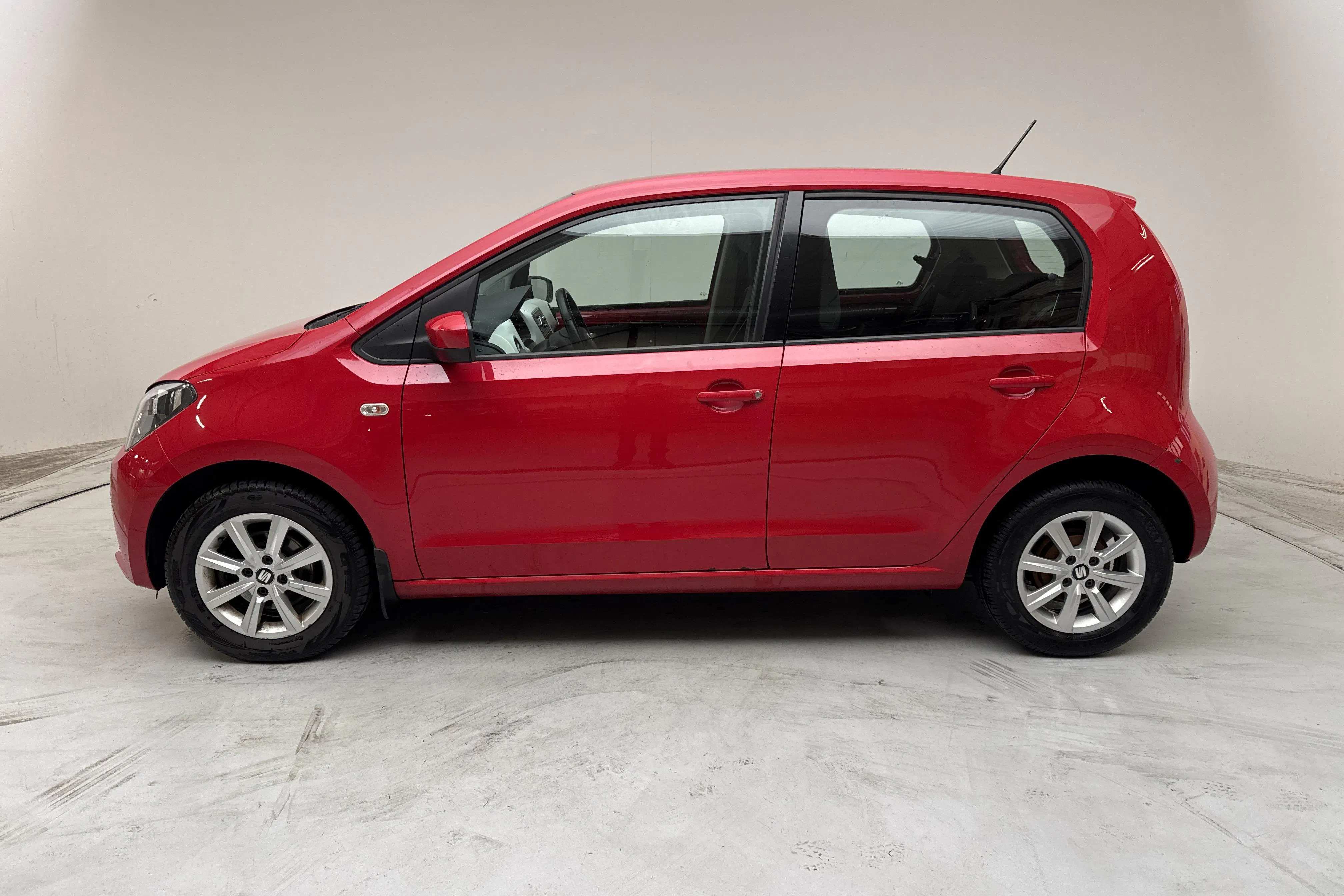 Presentation photo 2 of 11: Seat Mii 1.0 MPI Ecofuel 5dr (68hk) - 94 610 km - Manual - red - 2018