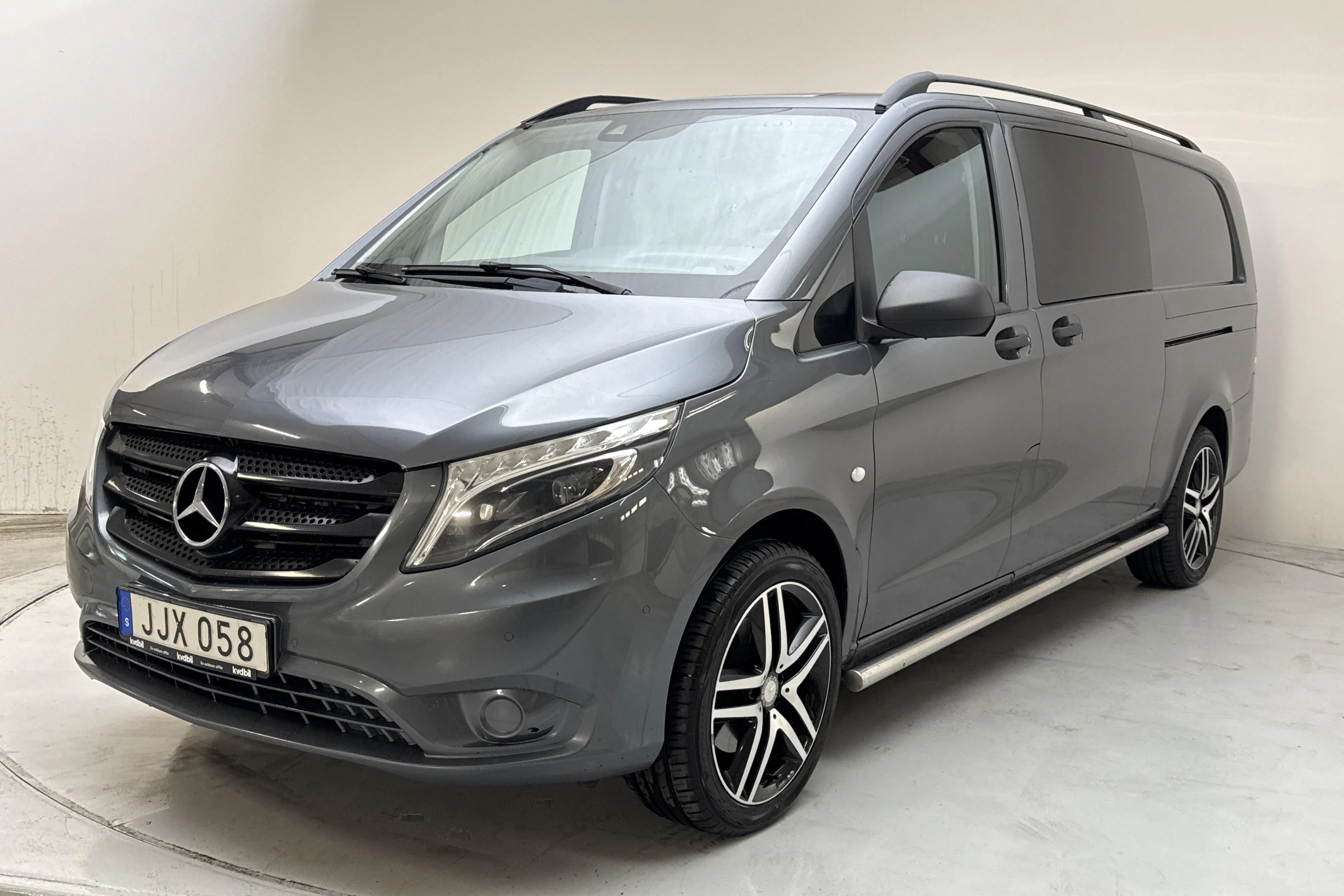 Presentationsfoto 1 av 16: Mercedes Vito 119 BlueTEC 4MATIC W640 (190hk) - 28 279 mil - Automat - grå - 2017