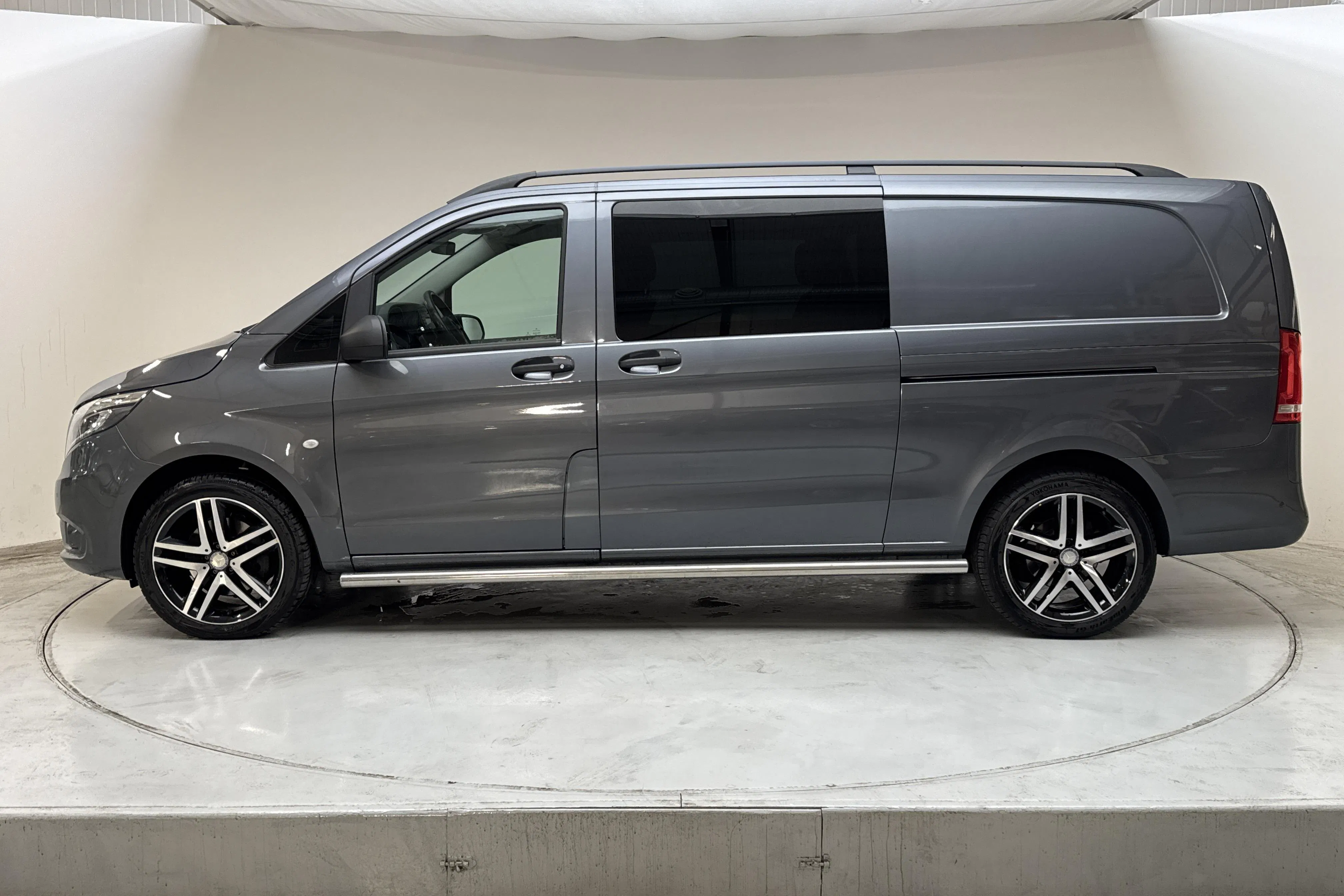 Presentationsfoto 2 av 16: Mercedes Vito 119 BlueTEC 4MATIC W640 (190hk) - 28 279 mil - Automat - grå - 2017