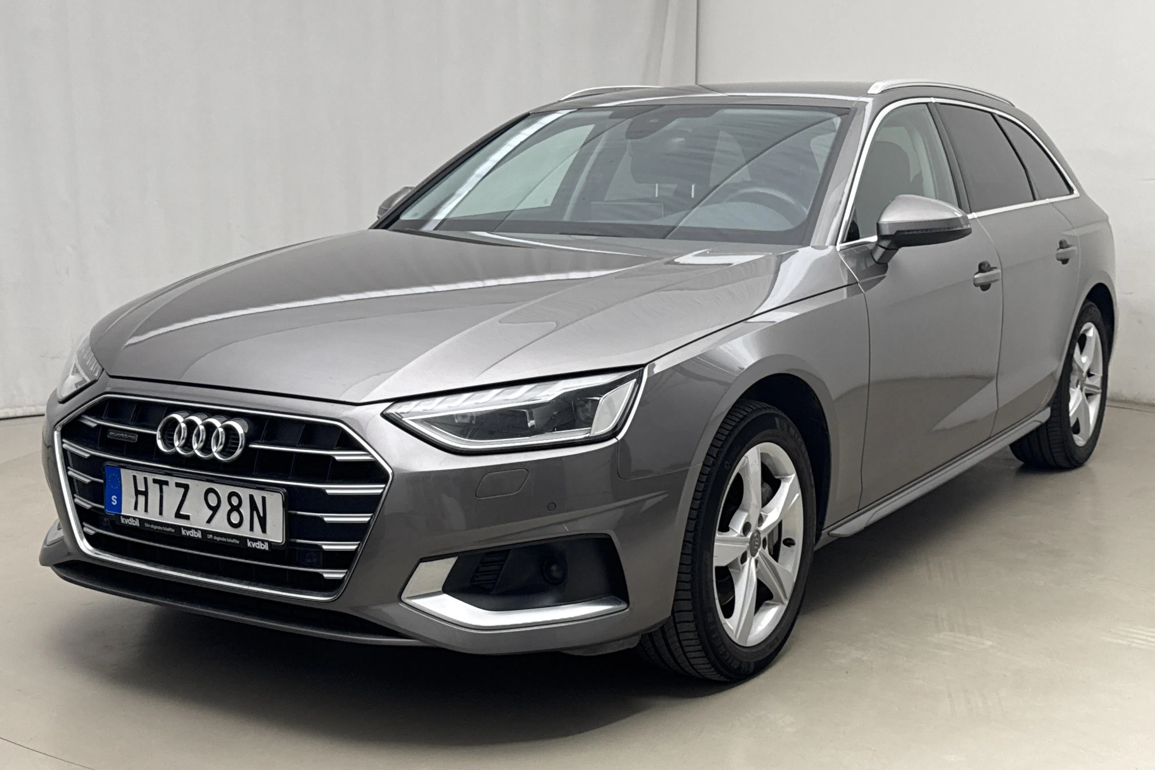 Presentation photo 1 of 21: Audi A4 Avant 40 TDI quattro (190hk) - 154 150 km - Automatic - gray - 2020