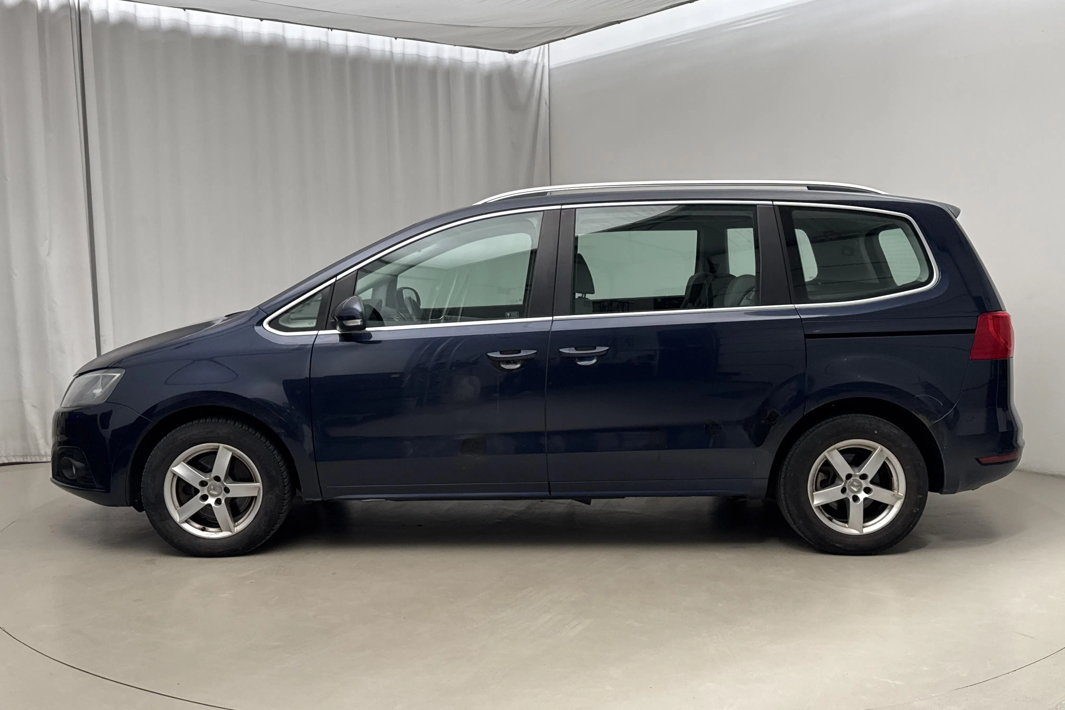 Presentation photo 2 of 18: Seat Alhambra 2.0 CR Ecomotive (140hk) - 201 340 km - Automatic - dark blue - 2011