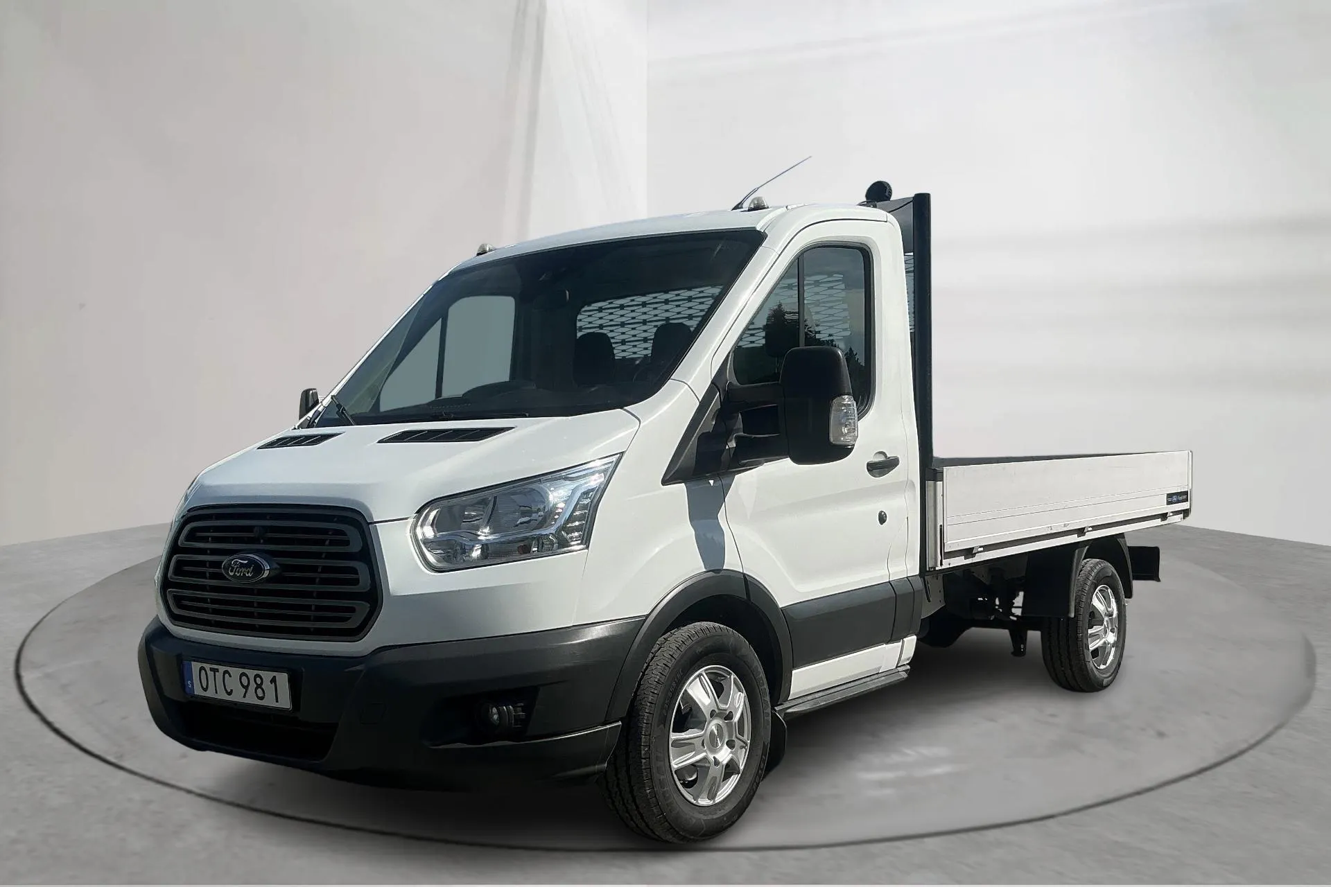 Presentation photo 1 of 14: Ford Transit Chassi 350 2.2 TDCi AWD (125hk) - 158 300 km - Manual - white - 2016