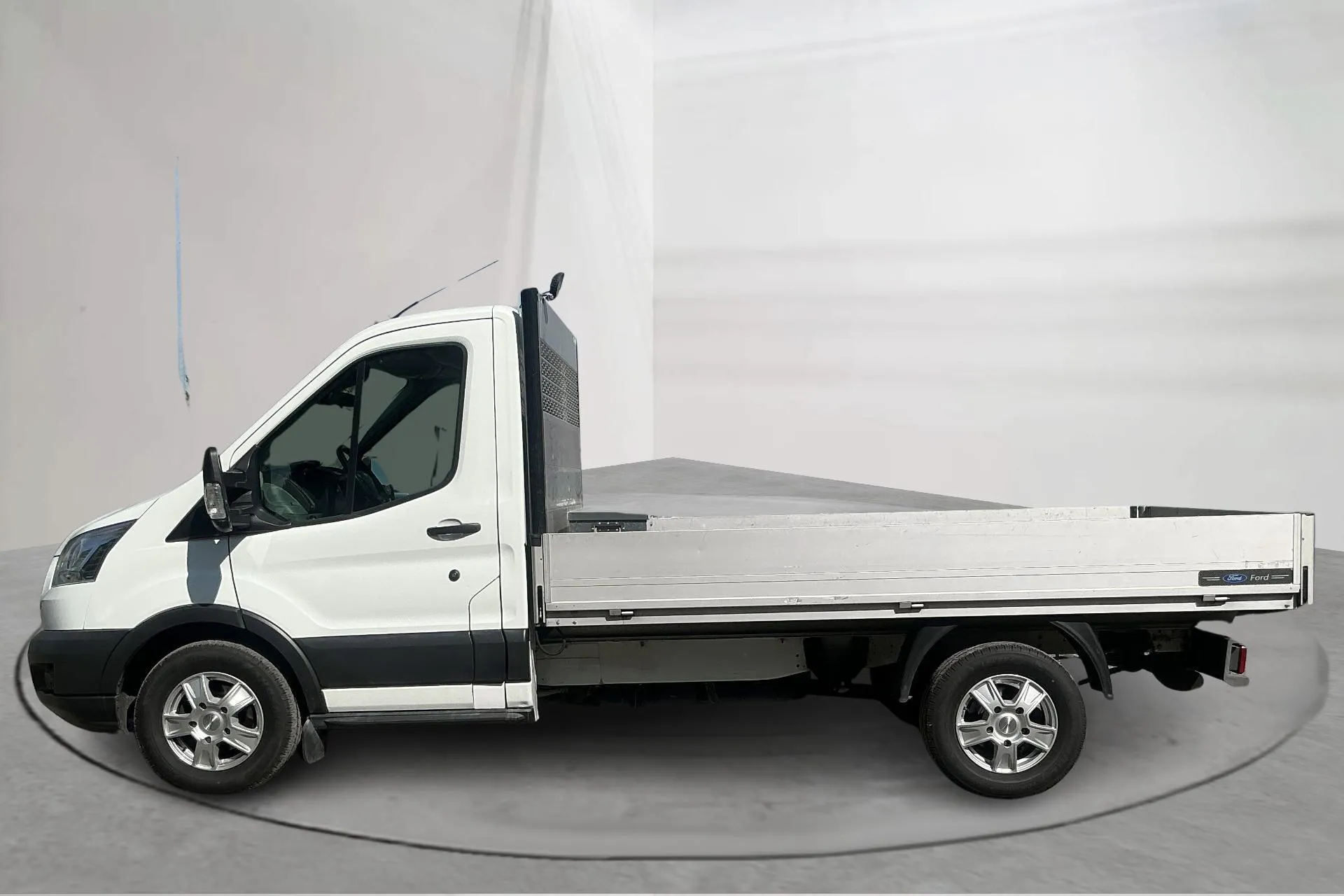 Presentation photo 2 of 14: Ford Transit Chassi 350 2.2 TDCi AWD (125hk) - 158 300 km - Manual - white - 2016