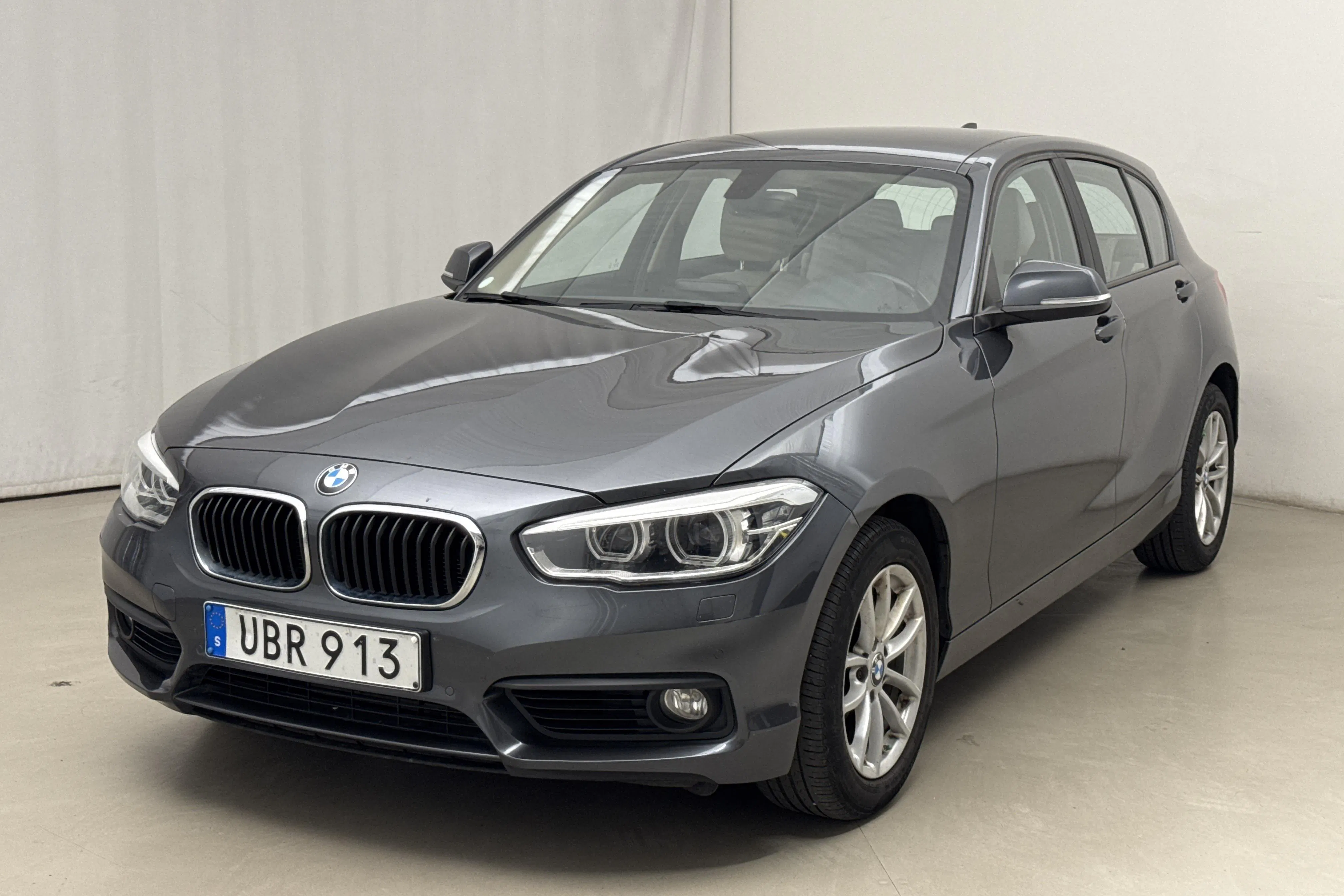 Presentation photo 1 of 16: BMW 118d 5dr, F20 (150hk) - 96 180 km - Automatic - gray - 2016