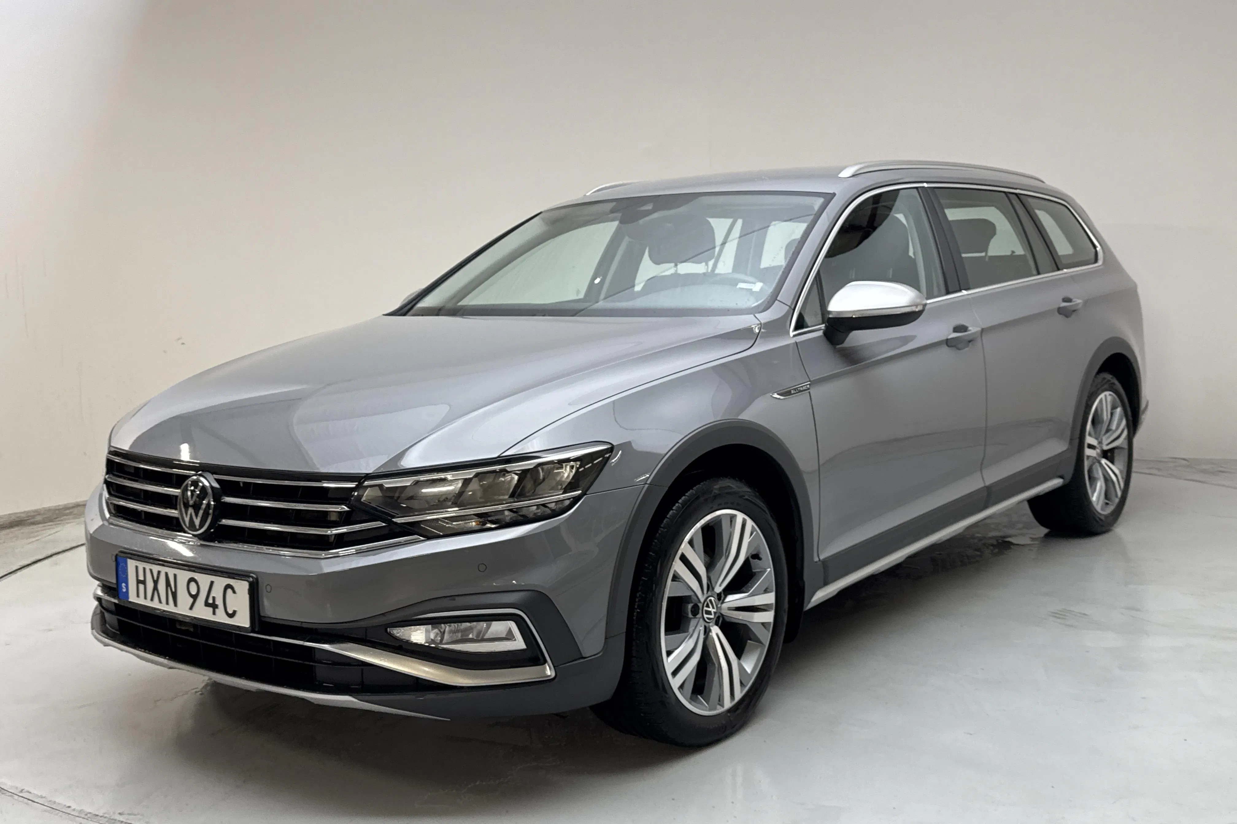 Presentation photo 1 of 15: VW Passat Alltrack 2.0 TDI Sportscombi 4Motion (200hk) - 84 650 km - Automatic - gray - 2024