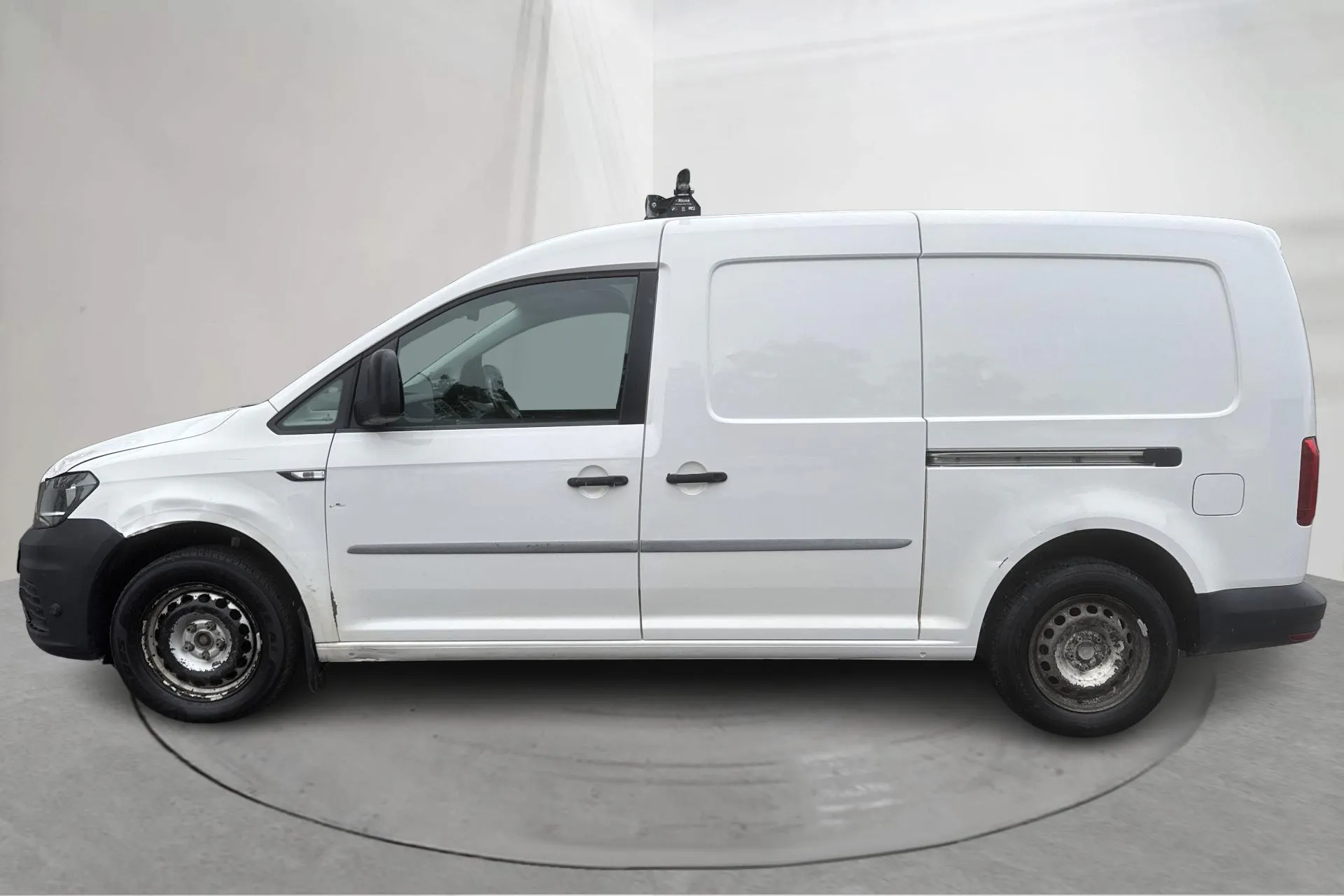 Presentationsfoto 2 av 13: VW Caddy Maxi 2.0 TDI Skåp (102hk) - 16 823 mil - Automat - vit - 2018
